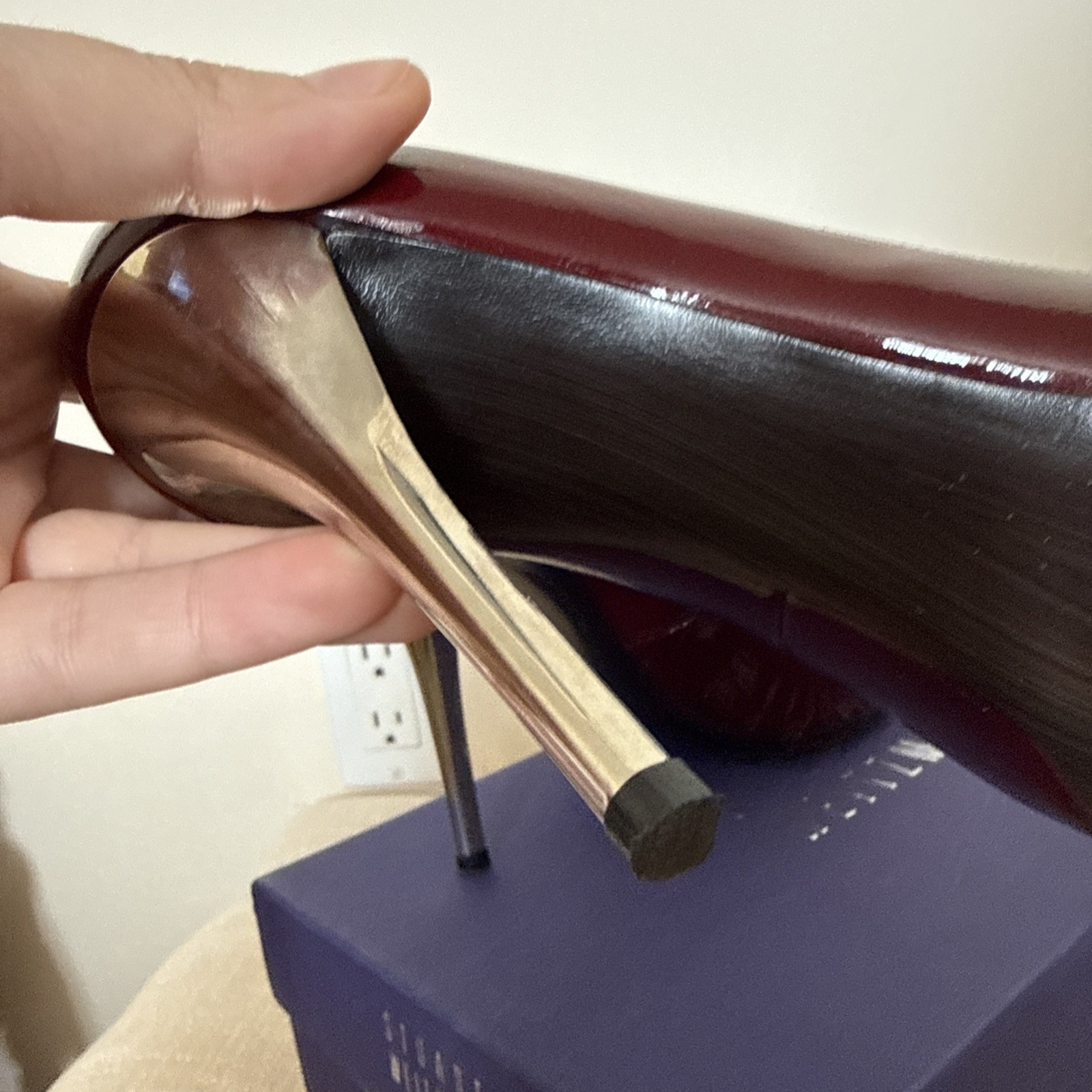 STUART WEITZMAN NAUGHTY BURGANDY ANILINE #8us $335