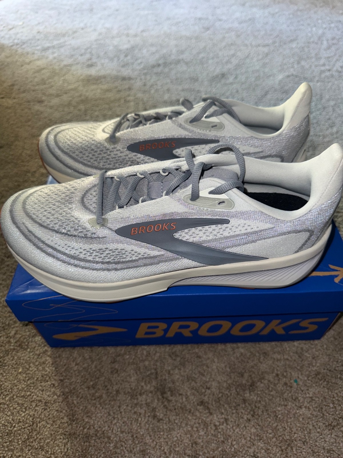 Brooks Revel 9 mens size 10 grey/grey/brown new with box