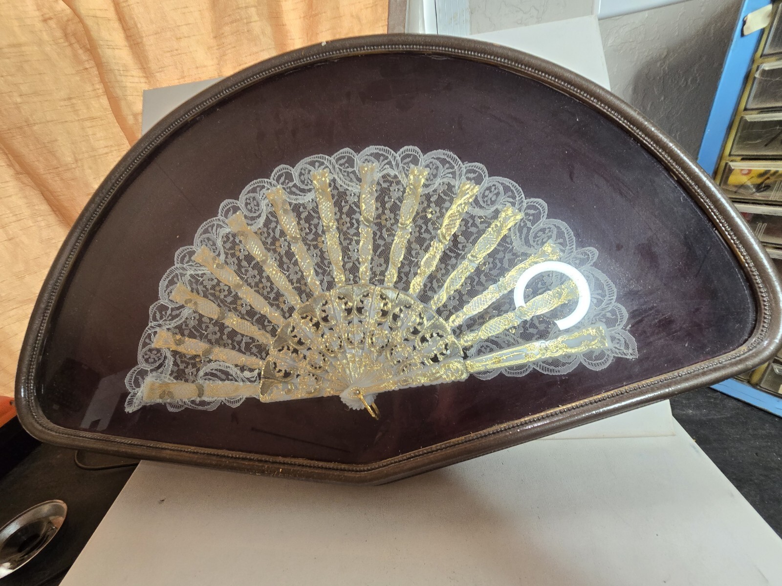 hand fan gold gilt lace EMBELLISHED IN SHADOW BOX WITH GLASS 15″x 25″ EXQUISITE
