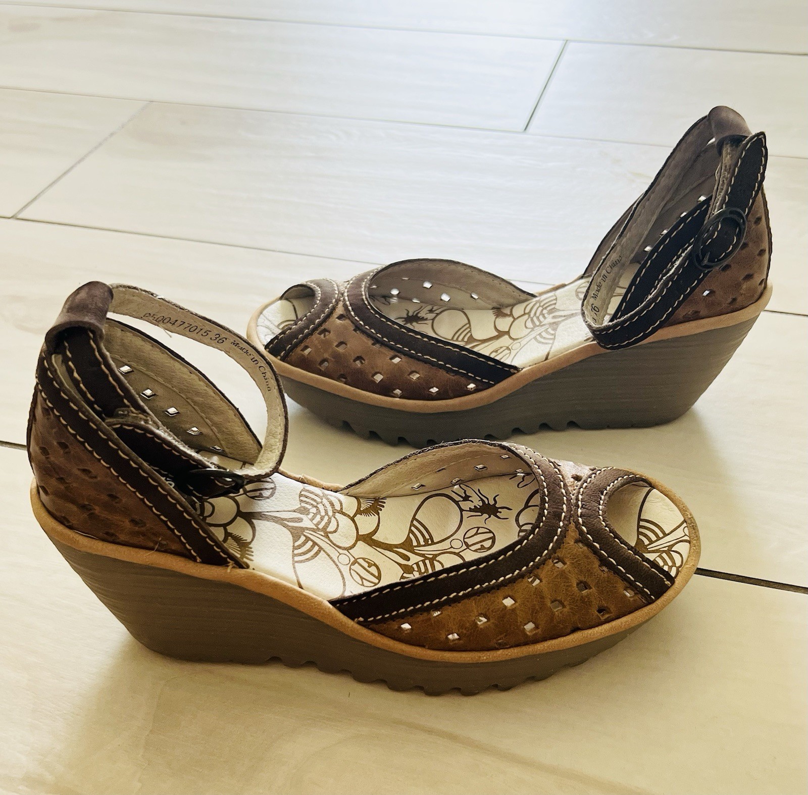 Fly London Ydel Perforated Leather Ankle Strap Open Toe Wedge Sandals Pewter 36