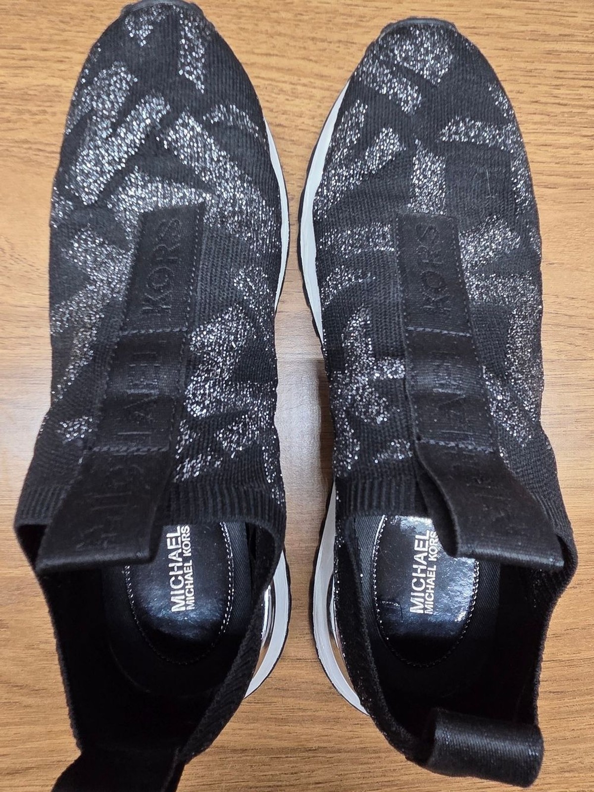 MICHAEL Michael Kors Bodie Slip-On Sneakers Black/Silver Metallic Logo Knit – 9M
