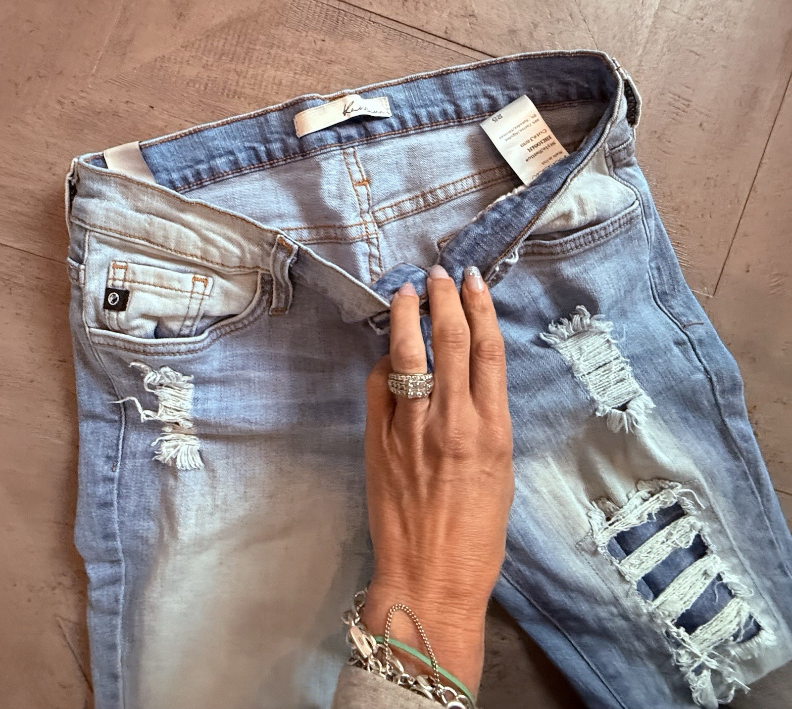 Womens kancan distressed skinny jeans size 25