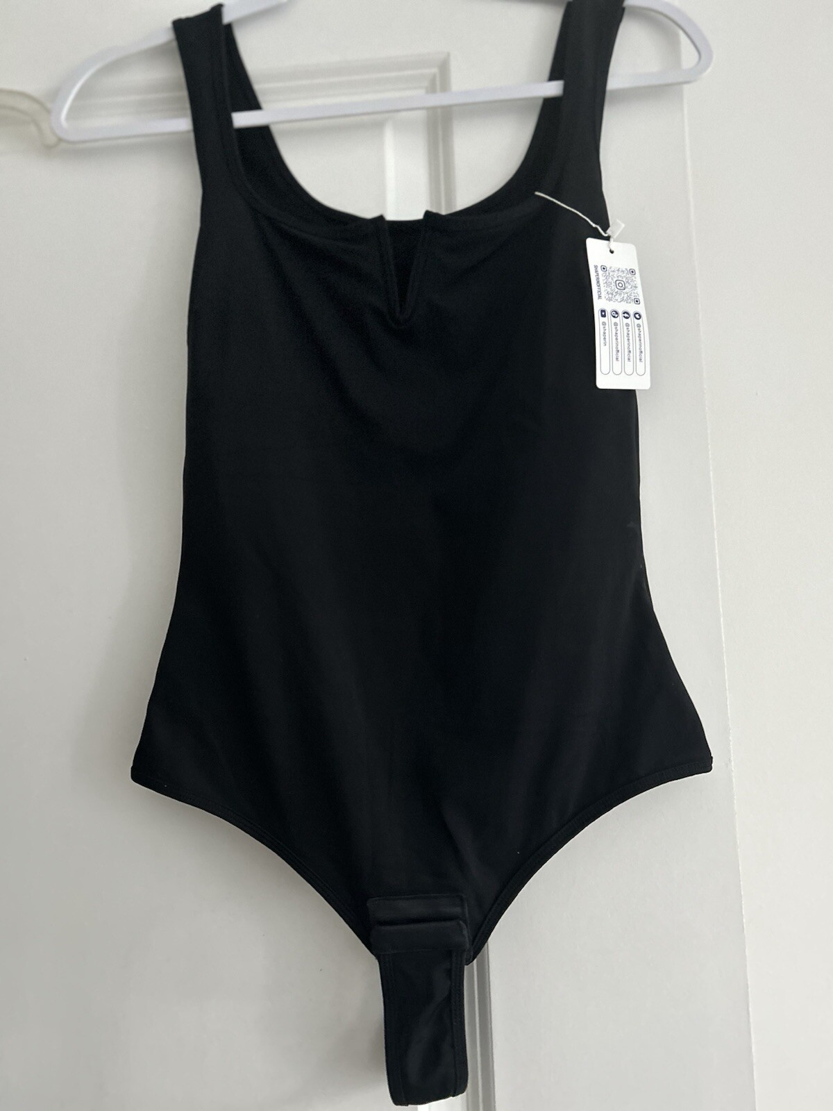 Shaperin Wm’s Notch V Neck Sleeveless Tank Bodysuit W/Tummy Control Black M NWT