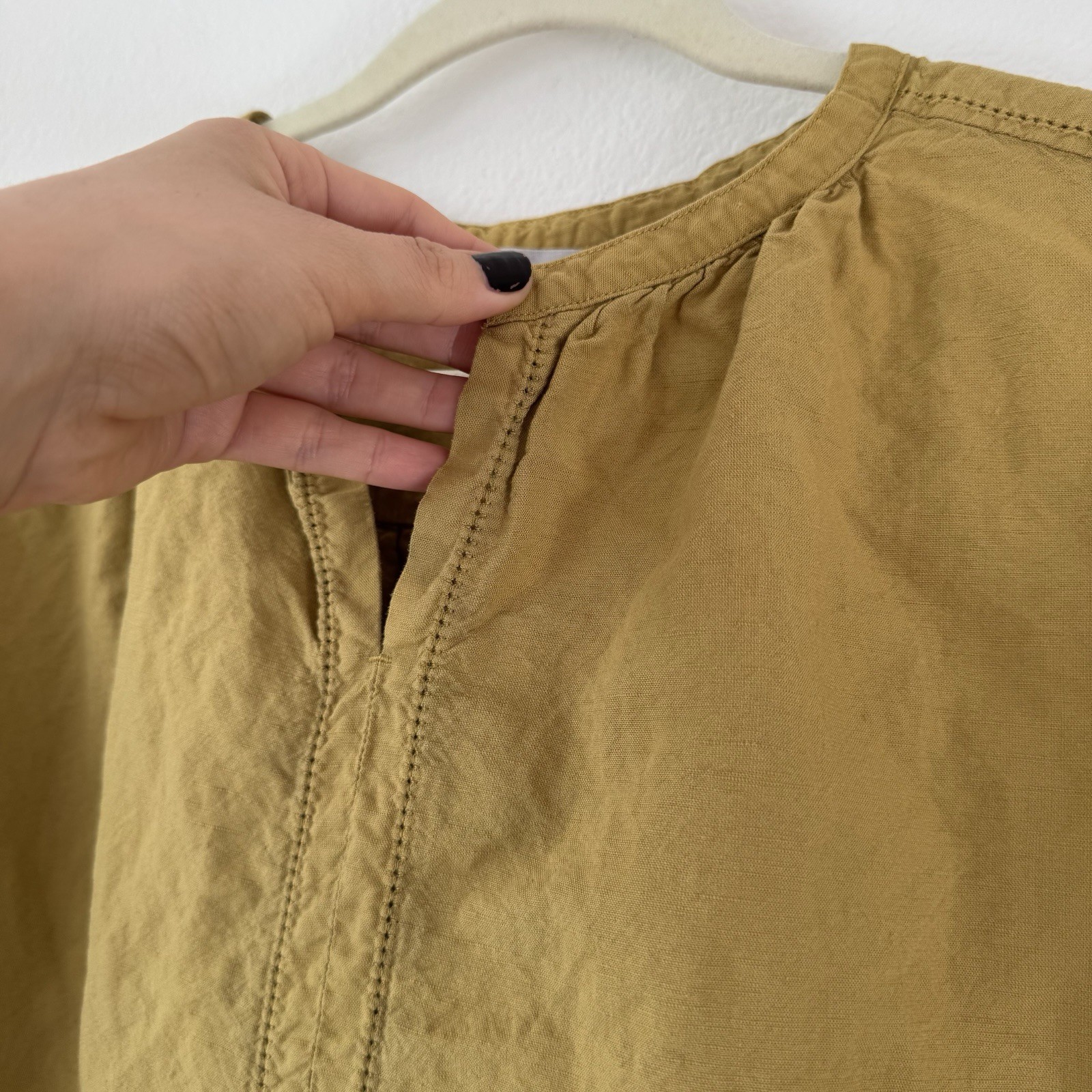 Uniqlo Linen Blend Volume Short Sleeve Blouse Womens Size Large Mustard Yellow