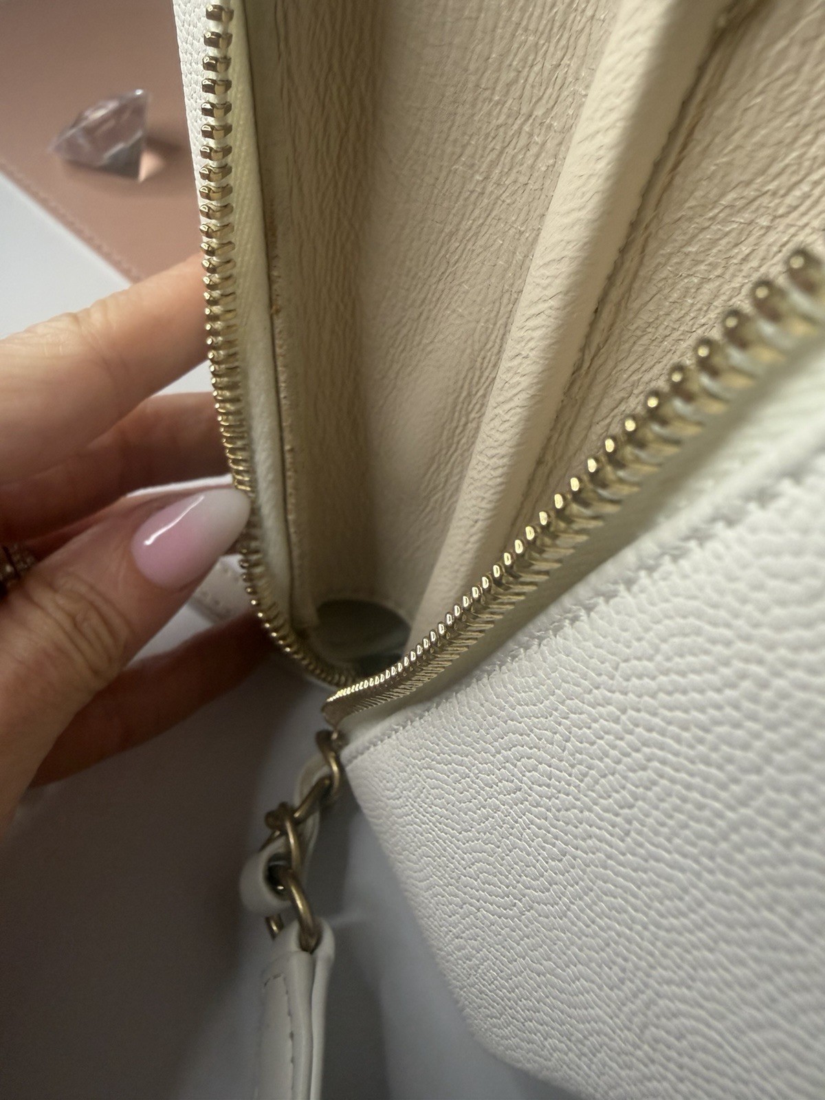 Authentic Chanel CC Filigree Vanity Case White Caviar Gold Hardware COA ICONIC