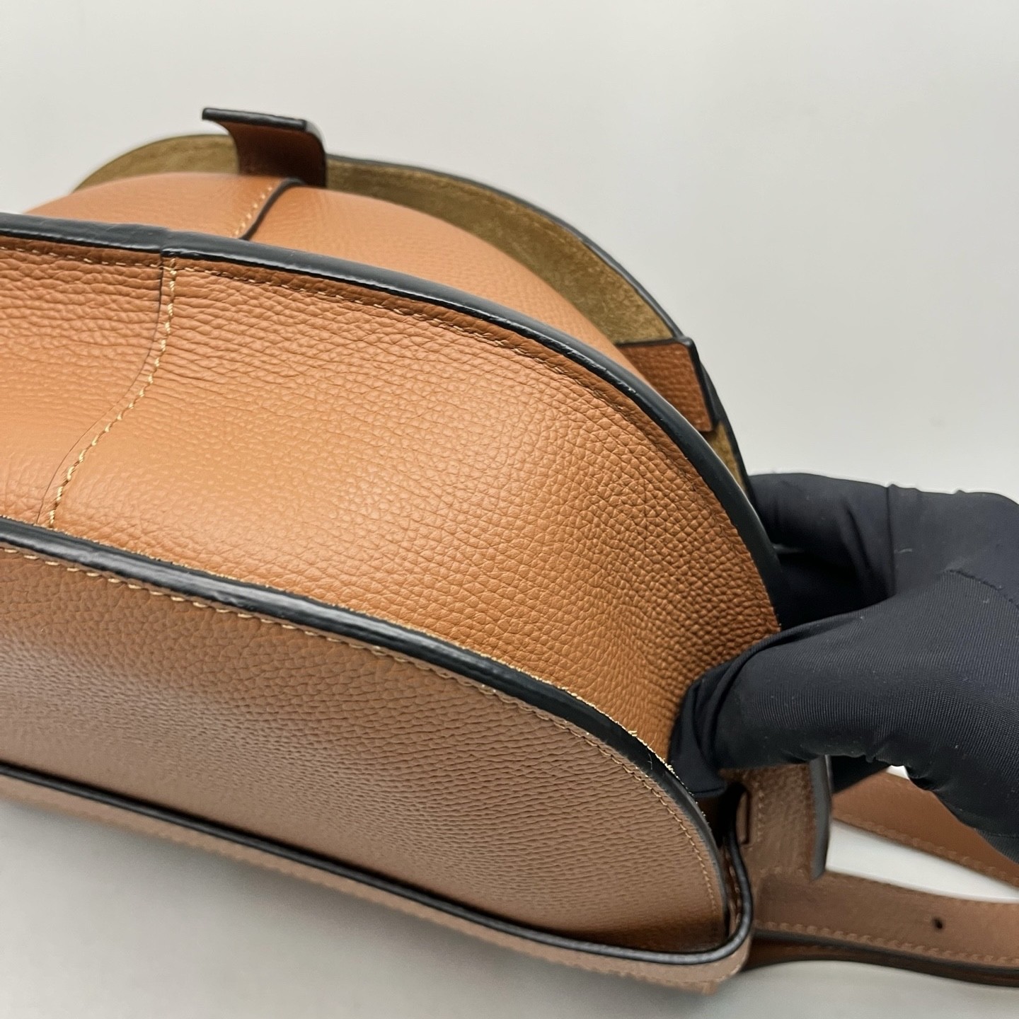 Loewe Pre-Owned Authentic Saddle Bag Caramel Free Tracked Shipping