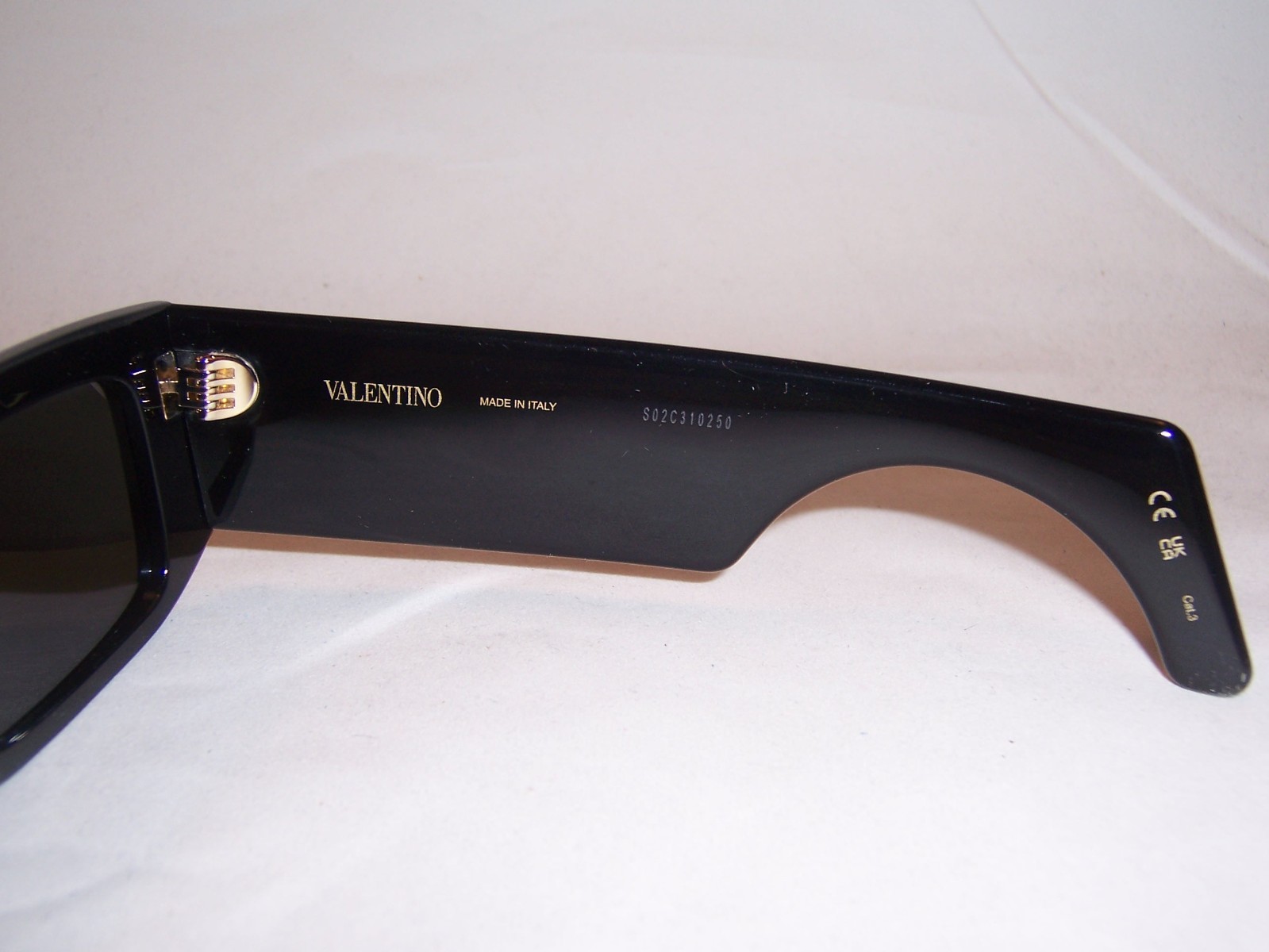 NEW VALENTINO SUNGLASSES VG 0005S 001 BLACK/GRAY 52MM AUTHENTIC