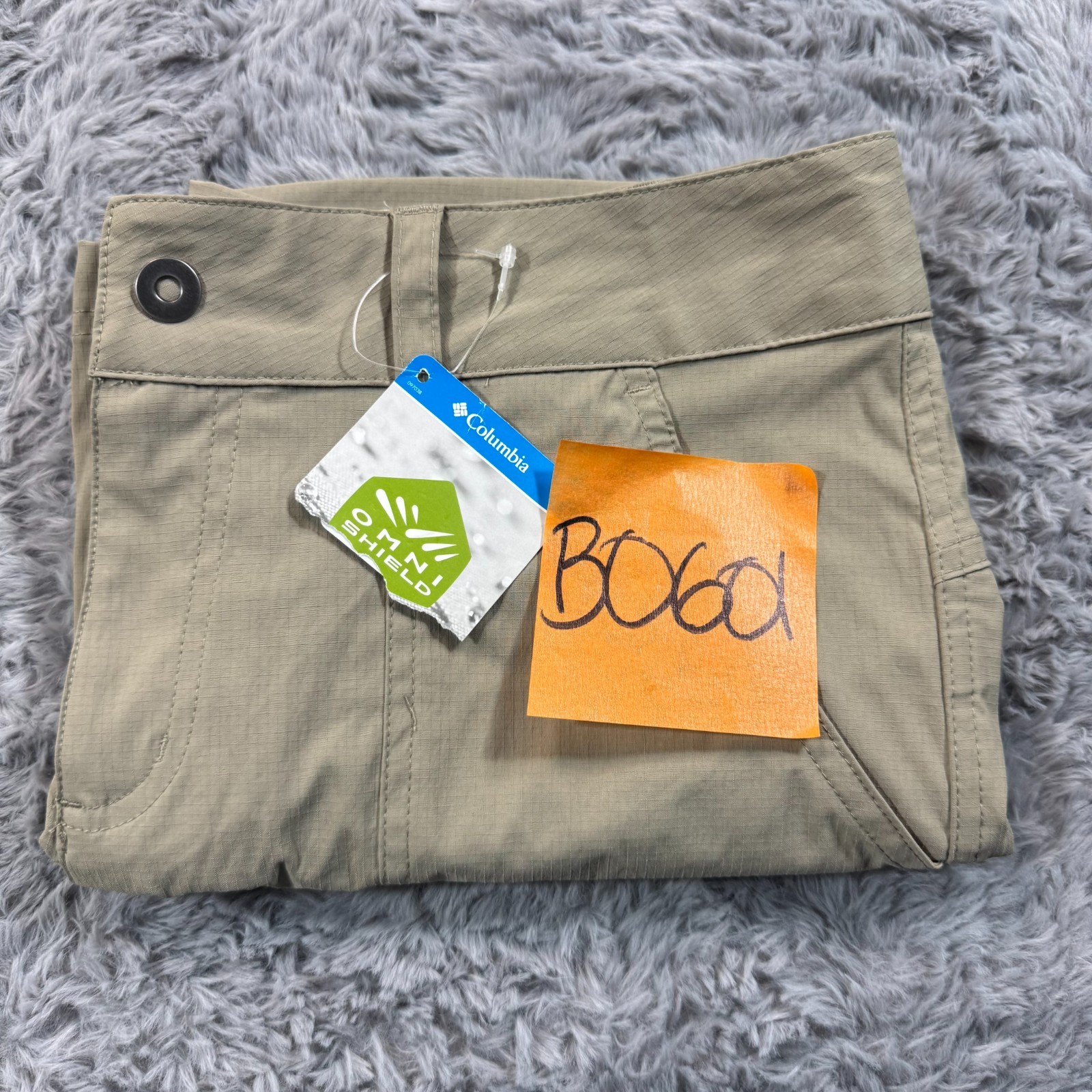 Columbia Kestrel Trail Omni-Shield Shorts Women’s 10 Beige Nylon Hiking Camping
