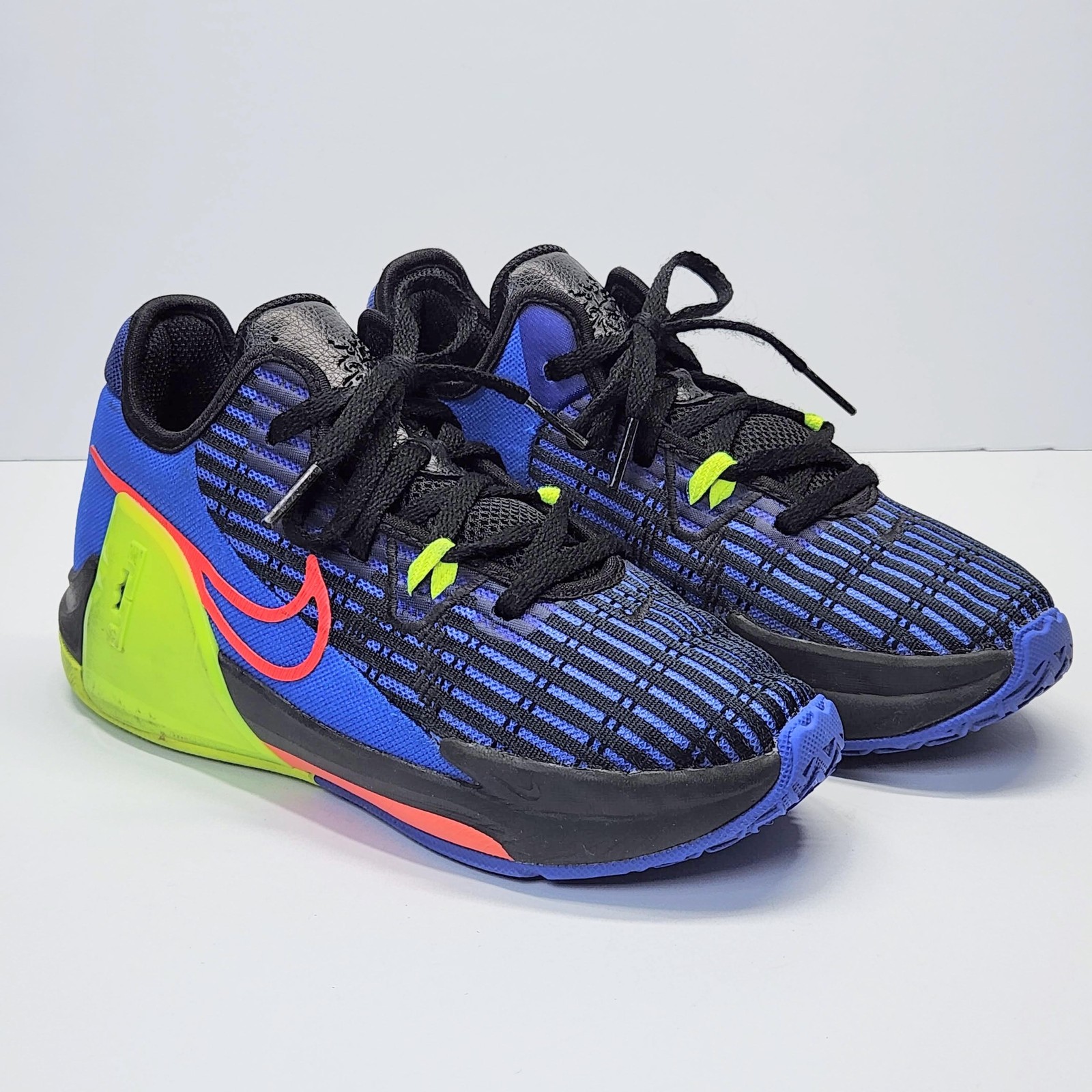 Nike LeBron Shoes Kids Size 2 Blue Black Neon Basketball Sneakers DD0424-405