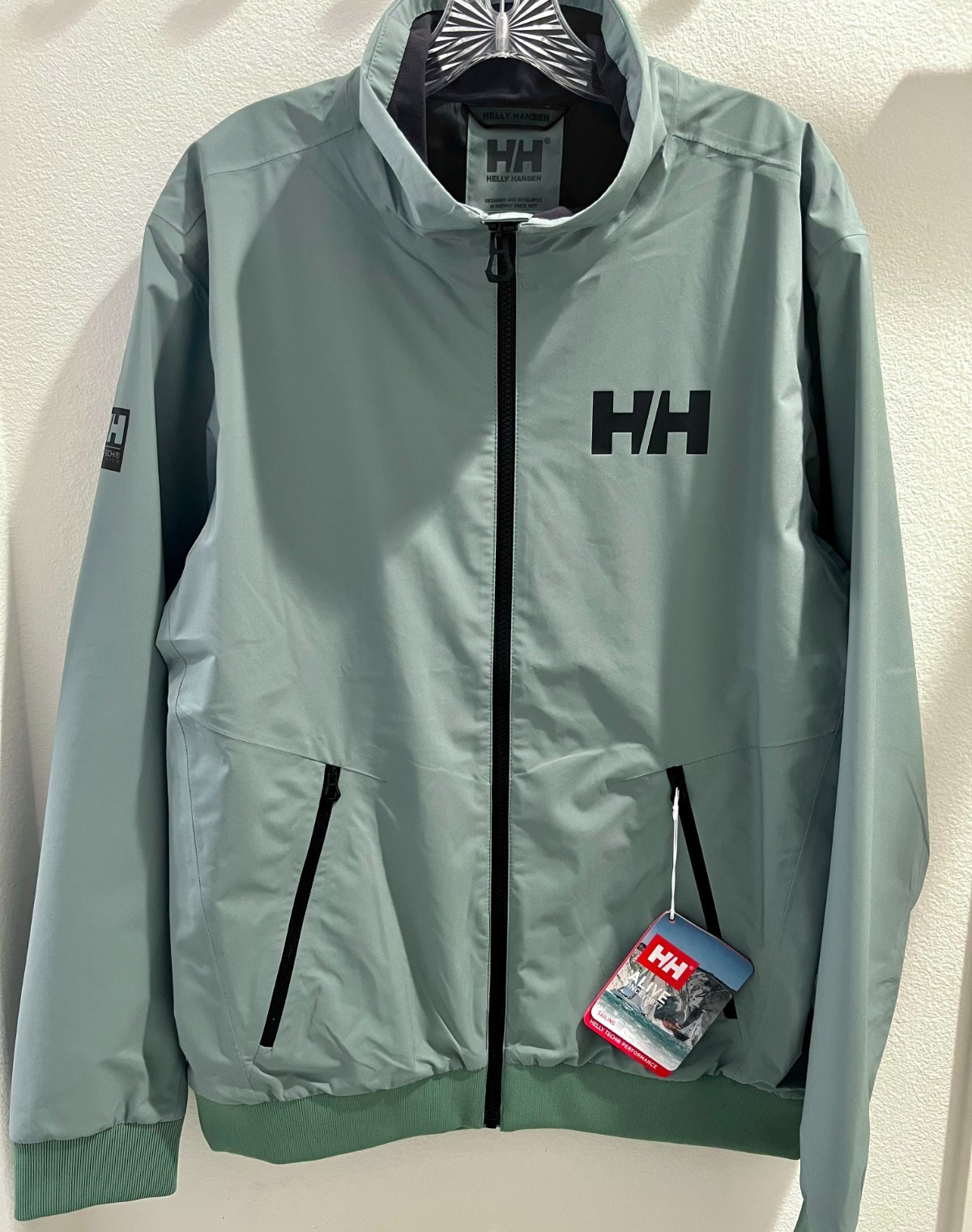 NWT Helly Hansen Men’s HP Racing Bomber Jacket Windbreaker, Cactus Green, Large