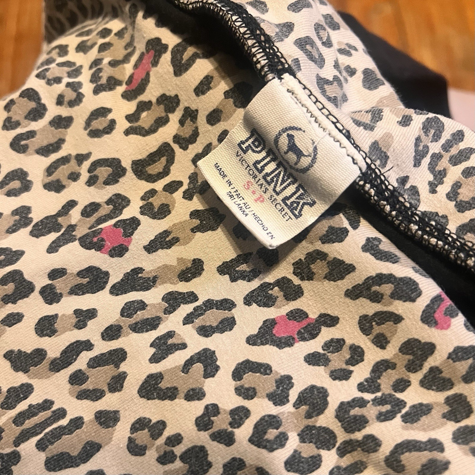 Victoria’s Secret Pink Cheetah Leopard Print S Foldover Yoga Leggings with Bling