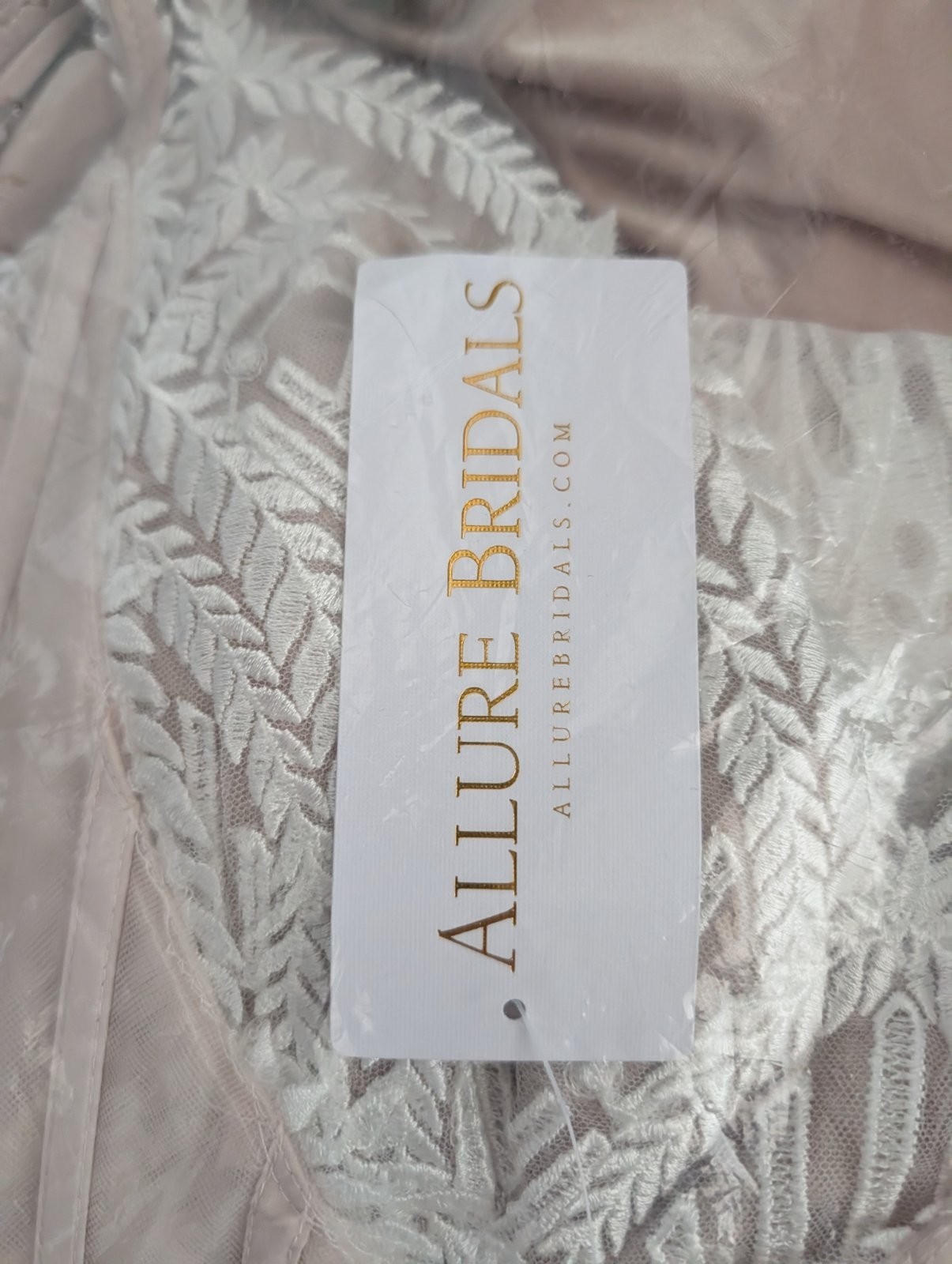 Allure Bridals Lace Mermaid Nude Ivory V Neck Straps Wedding Dress 10 AC9564