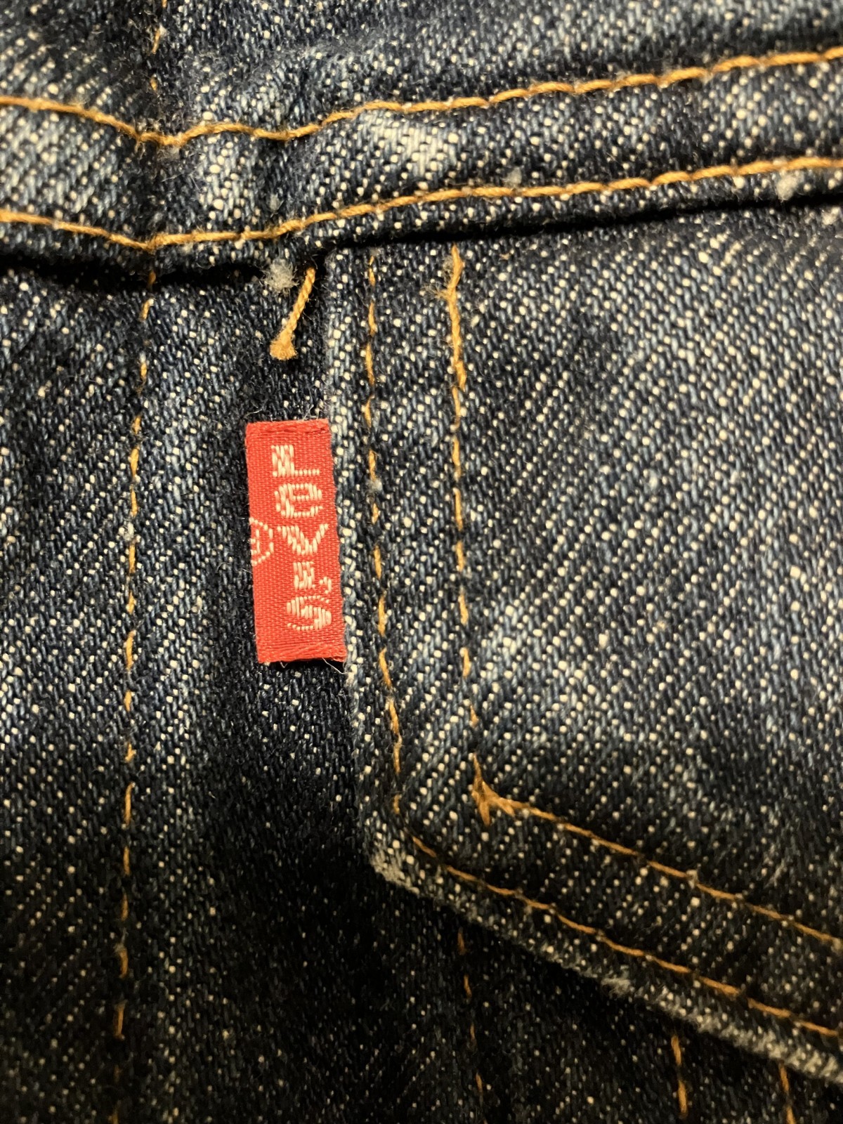 Vintage Levi’s Trucker Jacket – Early 1970s, Leather Patch, Size 42, USA, Rare