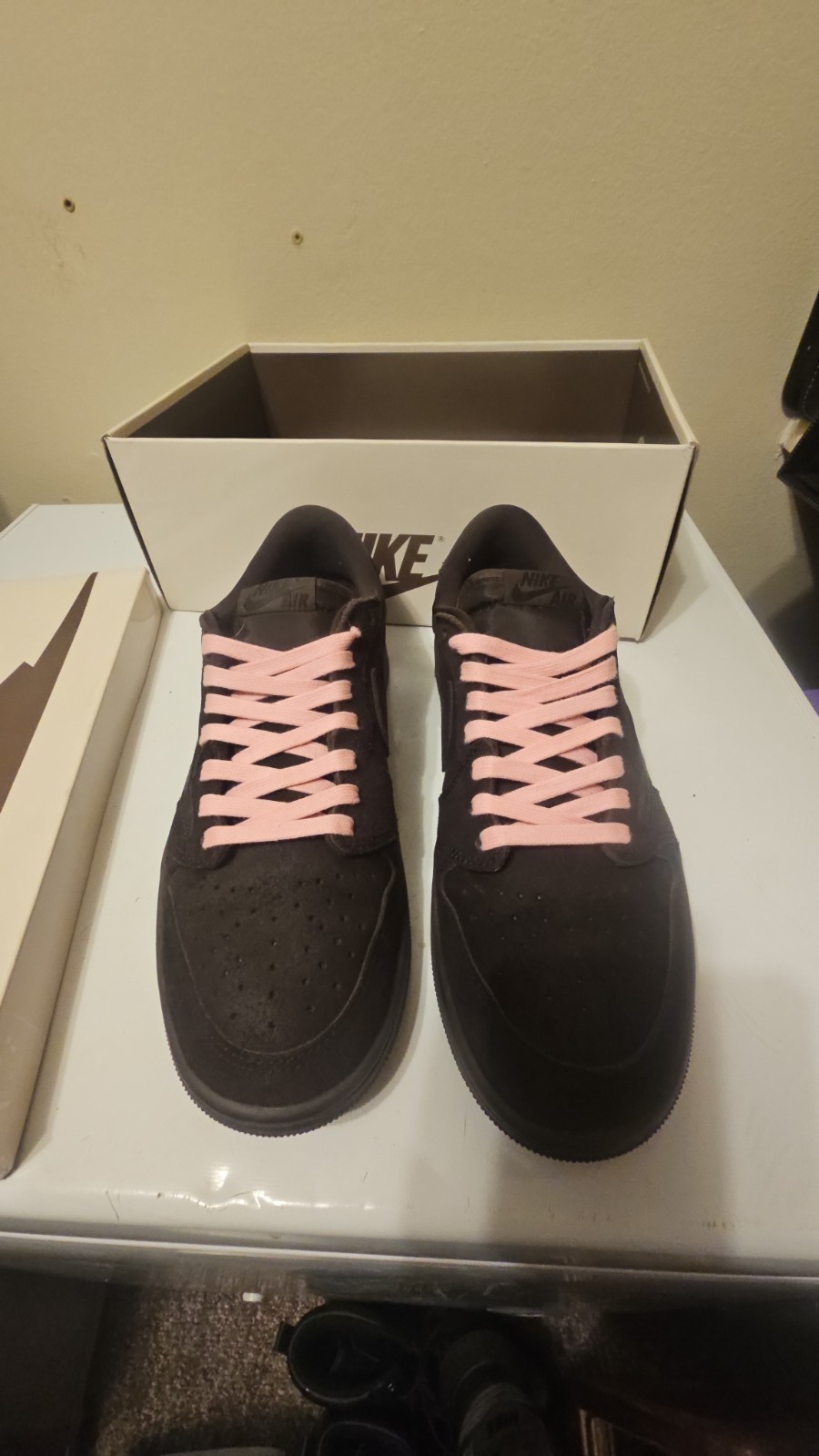 Nike Air Jordan 1 Low Top Leather Lace-Up Sneakers Black/Pink 553558-062