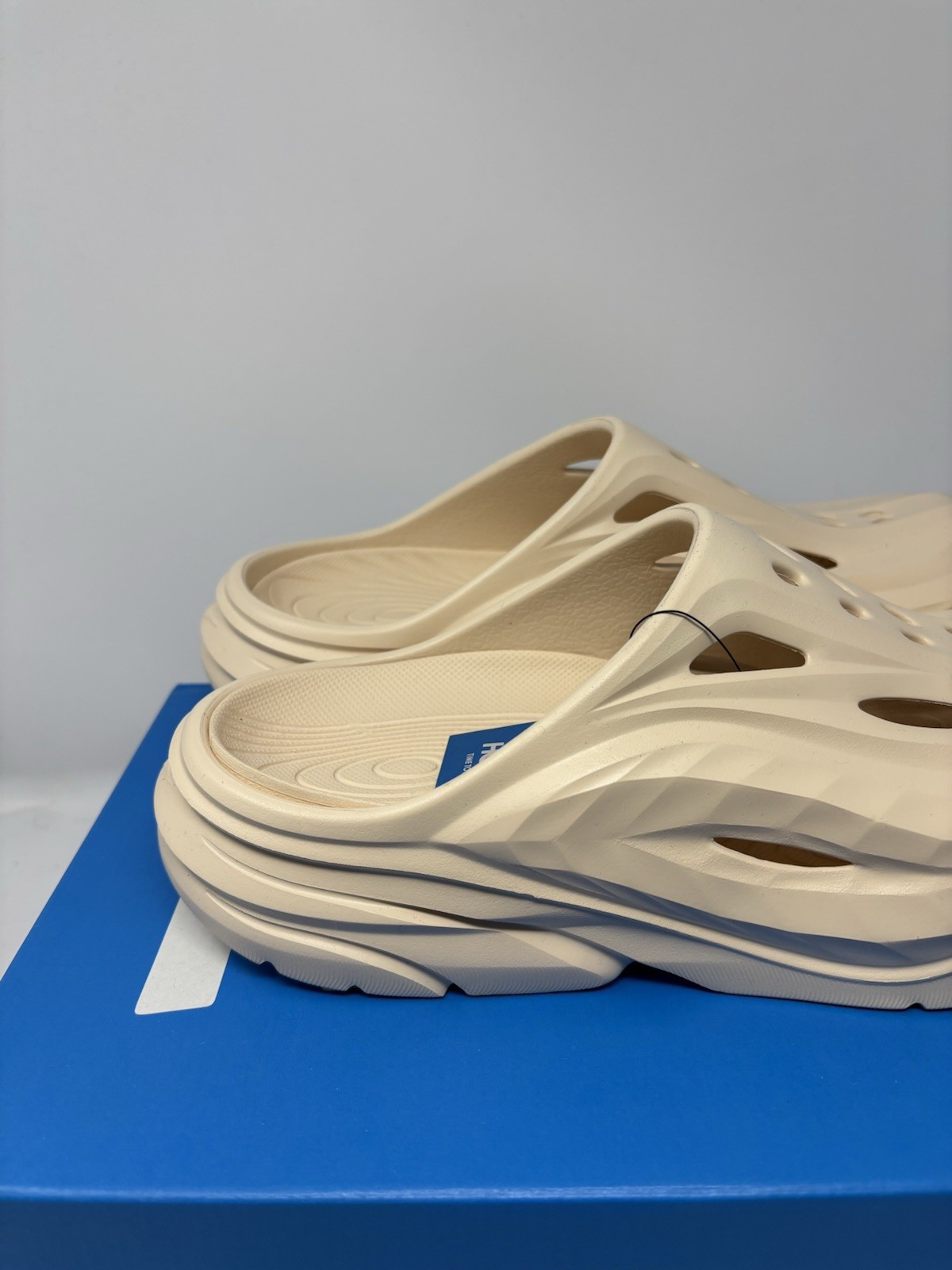 Hoka Unisex Ora Recovery Mule Vanilla 1147951-VLV Men’s Size 7 Women’s Size 9