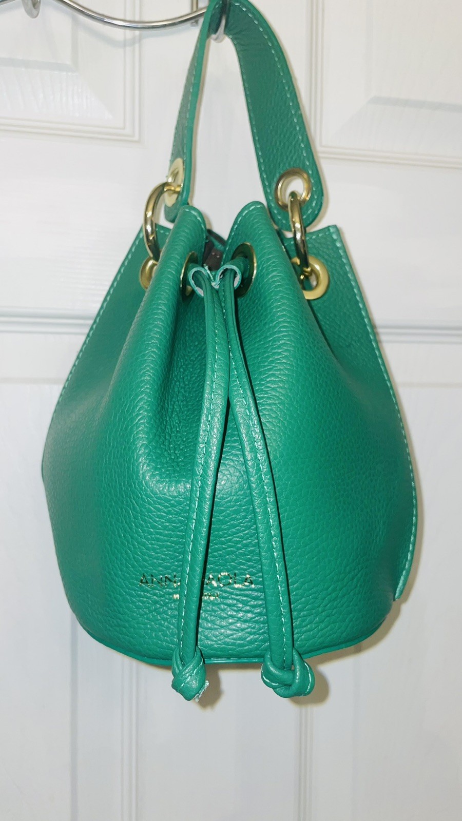 NWT Anna Paola Green Pebbled Leather Crossbody Gold Chain Bucket Bag