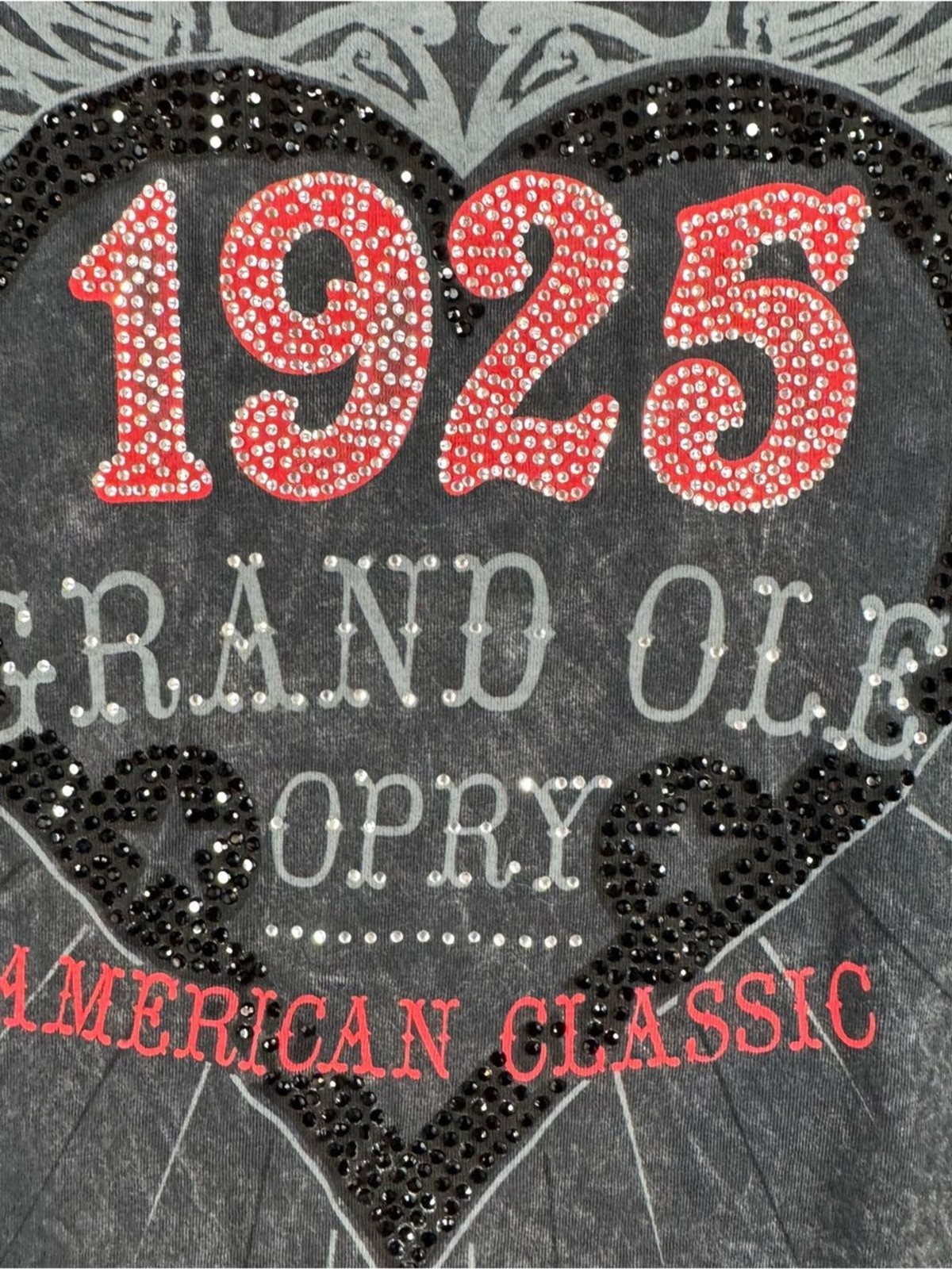 Grand Ole Opry 1925 Winged Heart Graphic V-Neck Tee – Small