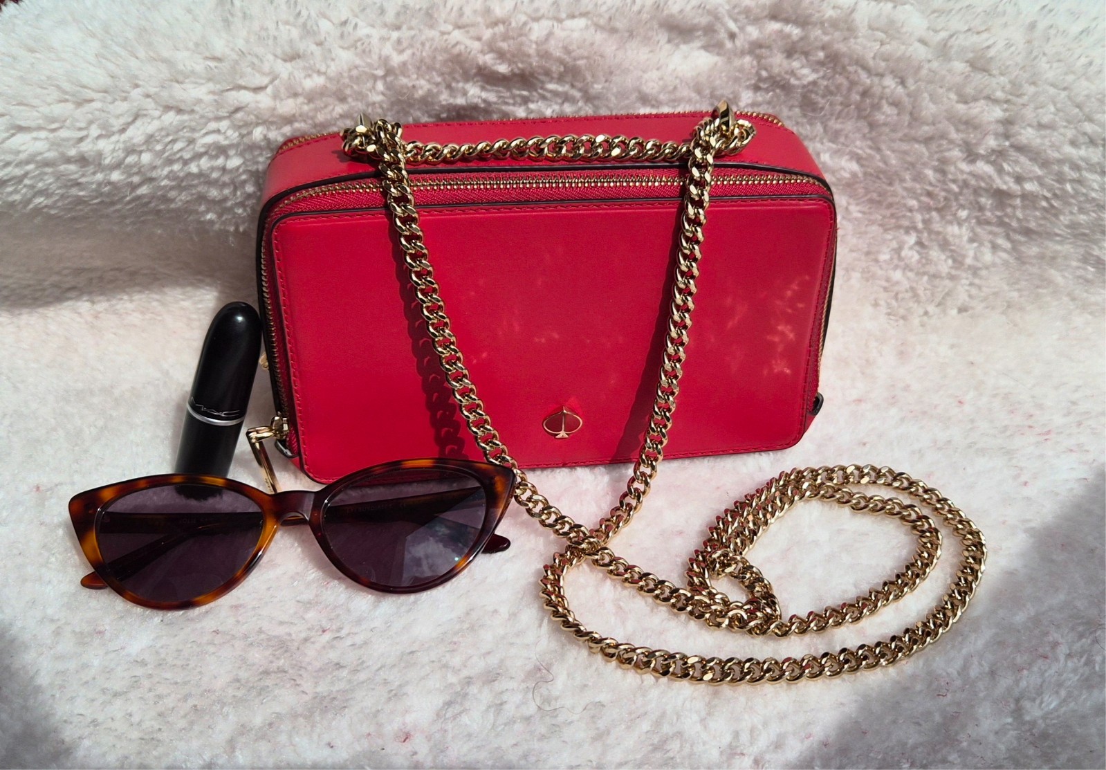 kate spade izzy red crossbody – gold hardware – original dustbag included