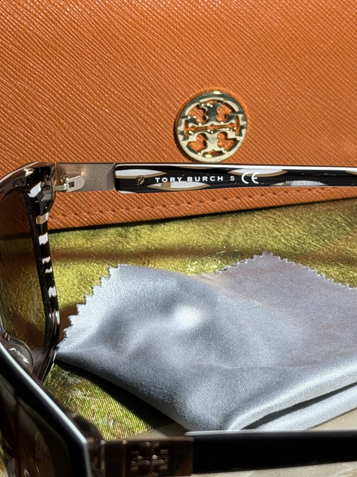 Tory Burch TY7031 Rectangle Sunglasses Black Plastic Frame Brown Gradient UV400
