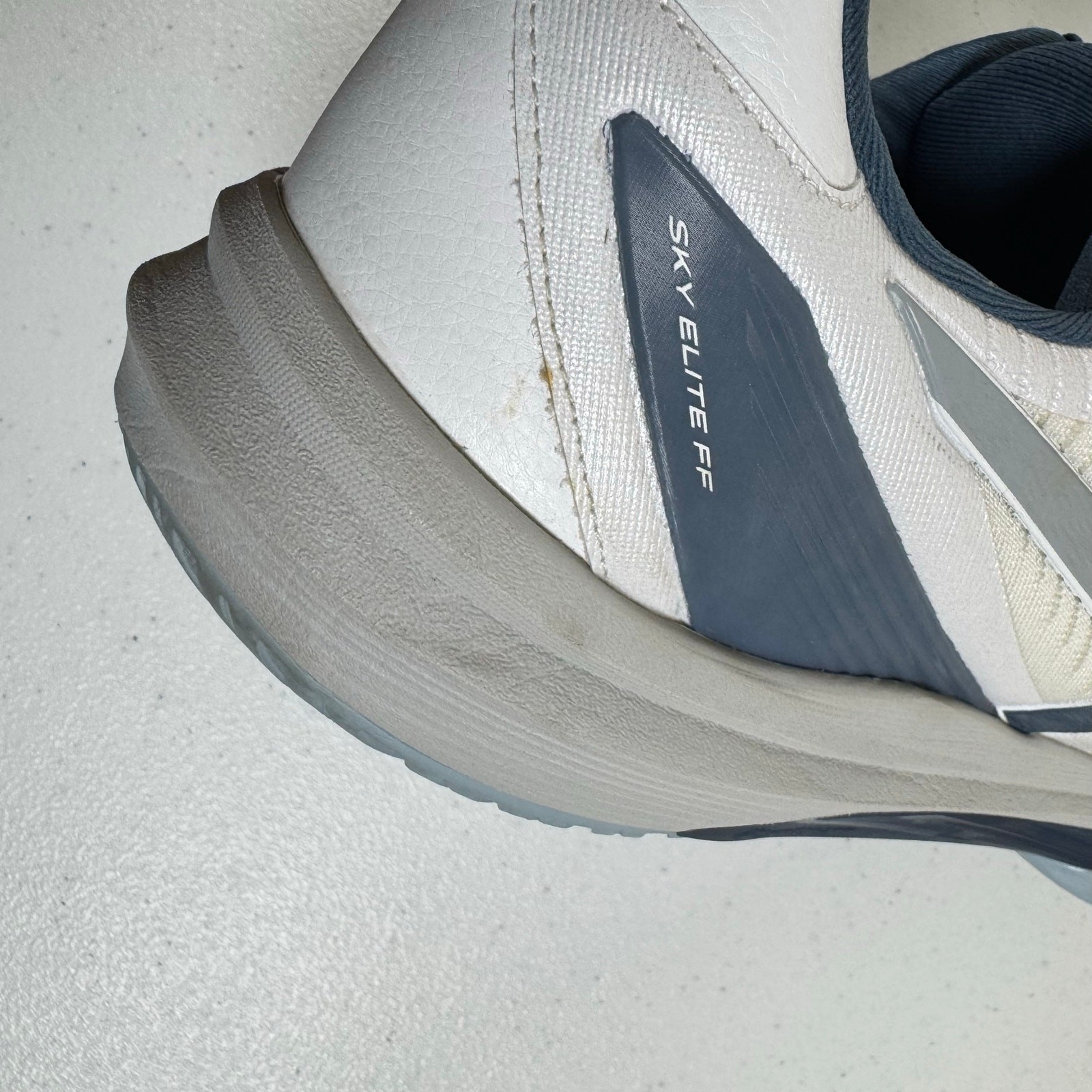 Asics Sky Elite FF 3 100 White Gray Volleyball Shoes Mens Sz 16 No Insoles Read