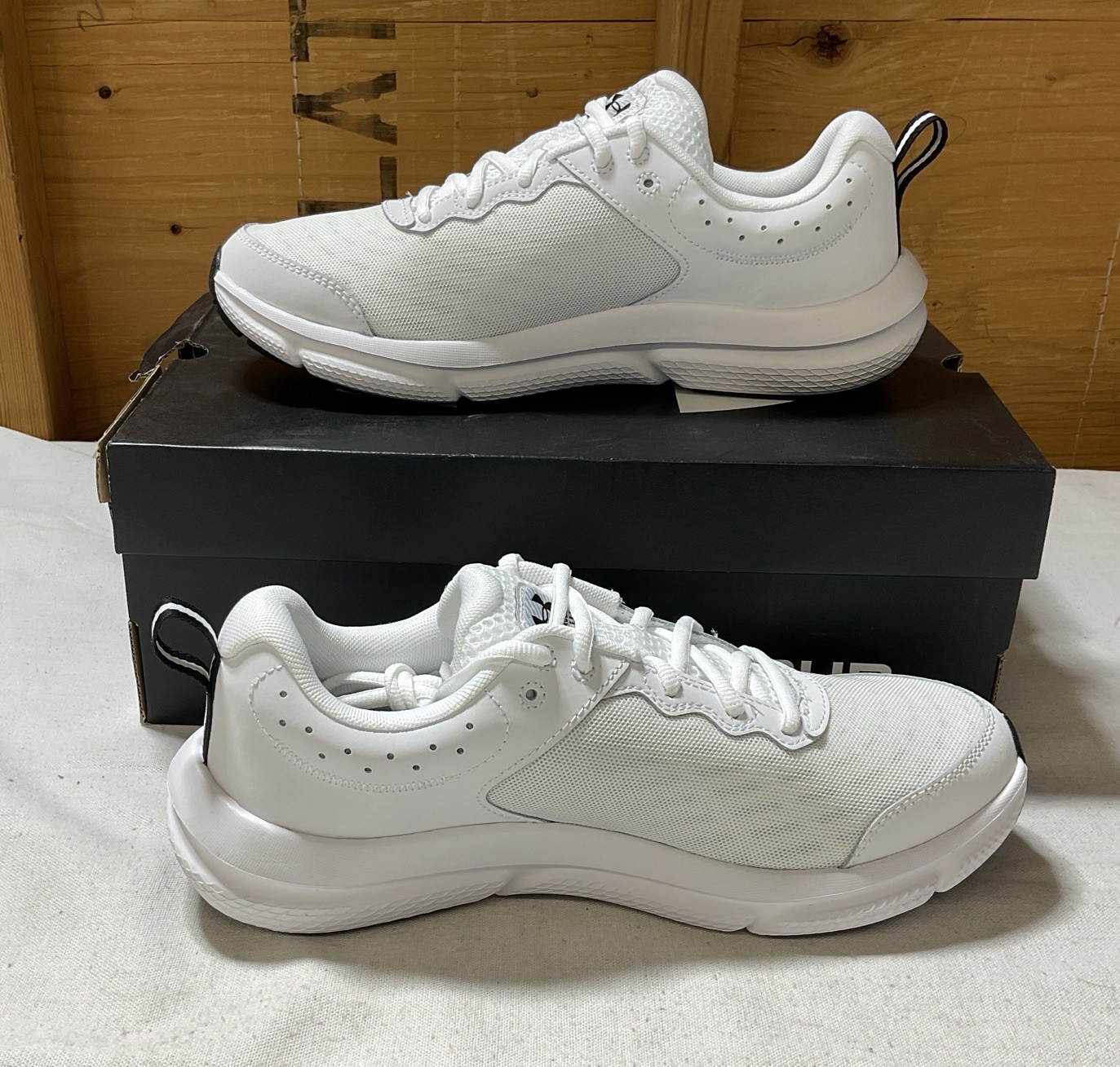 Under Armour Men’s UA Charged Assert 10 3026175-104 Shoes White/Black US 9.5M H5