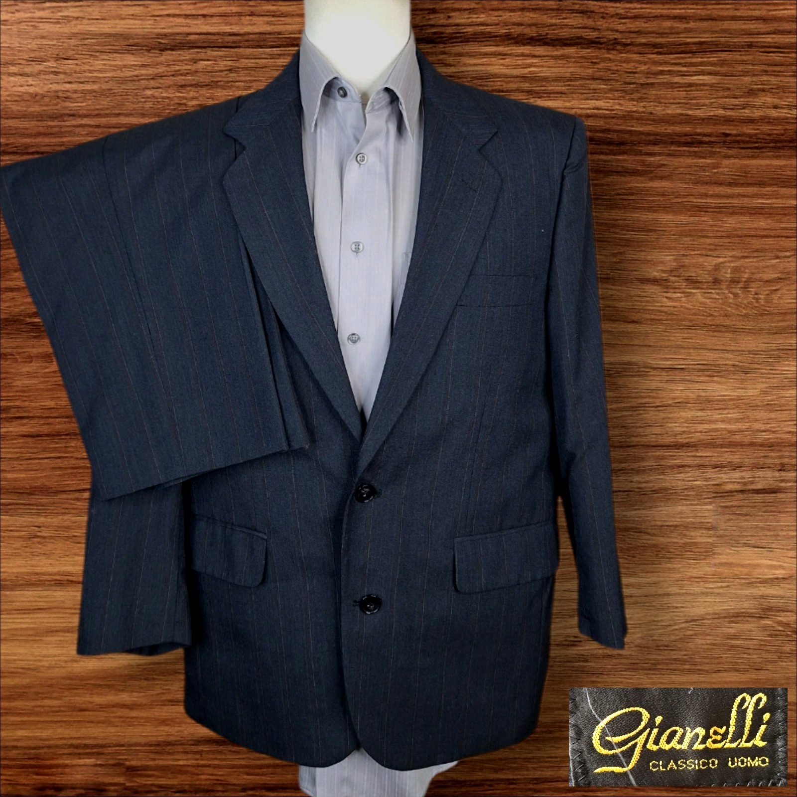 Gianelli 2 Piece Suit Mens 40S 36X26 Dark Gray Multicolor Stripe VL Wool Trevira