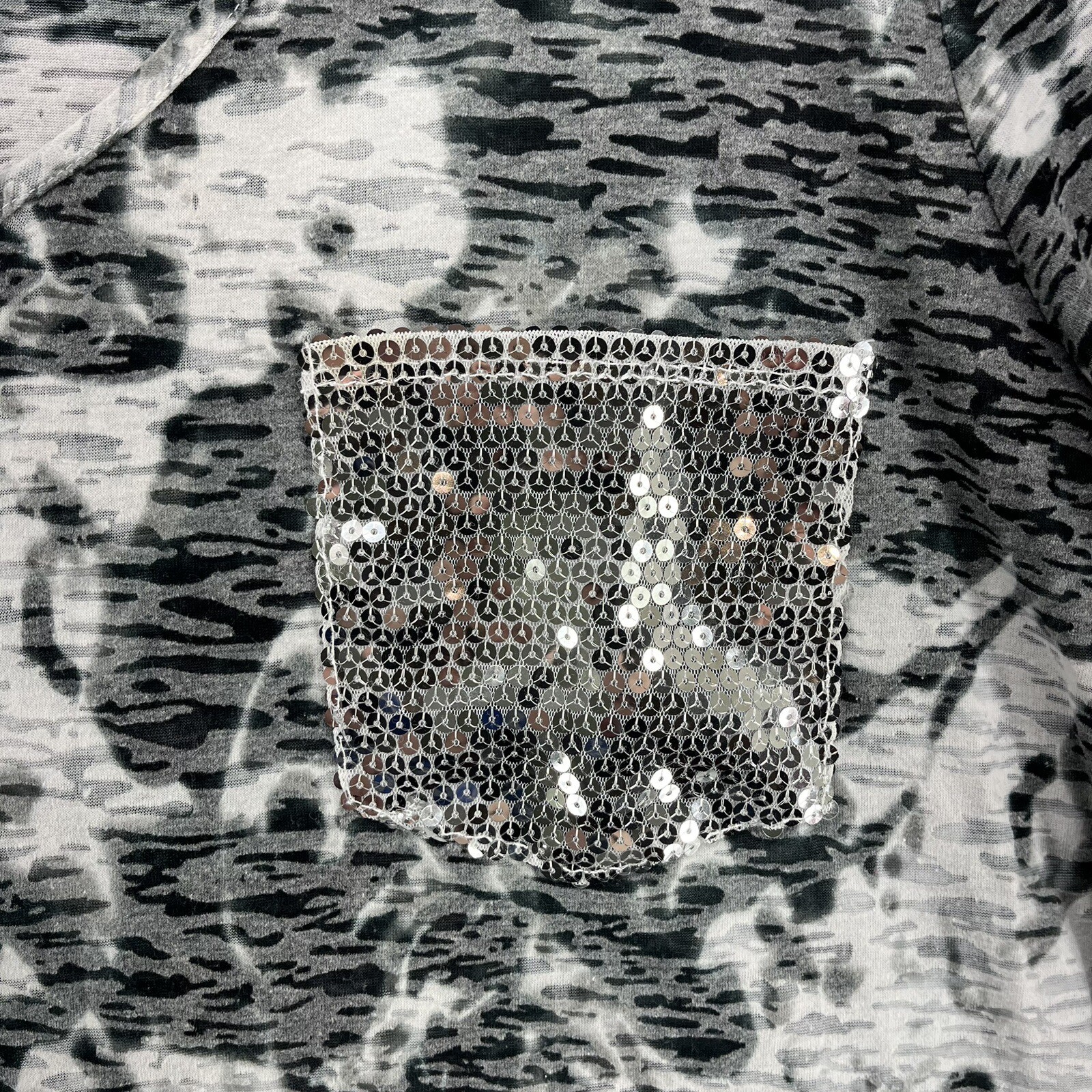 CATO Top Womens 22/24 W Gray White Camo Sequin V-Neck Pocket Sparkly Designer