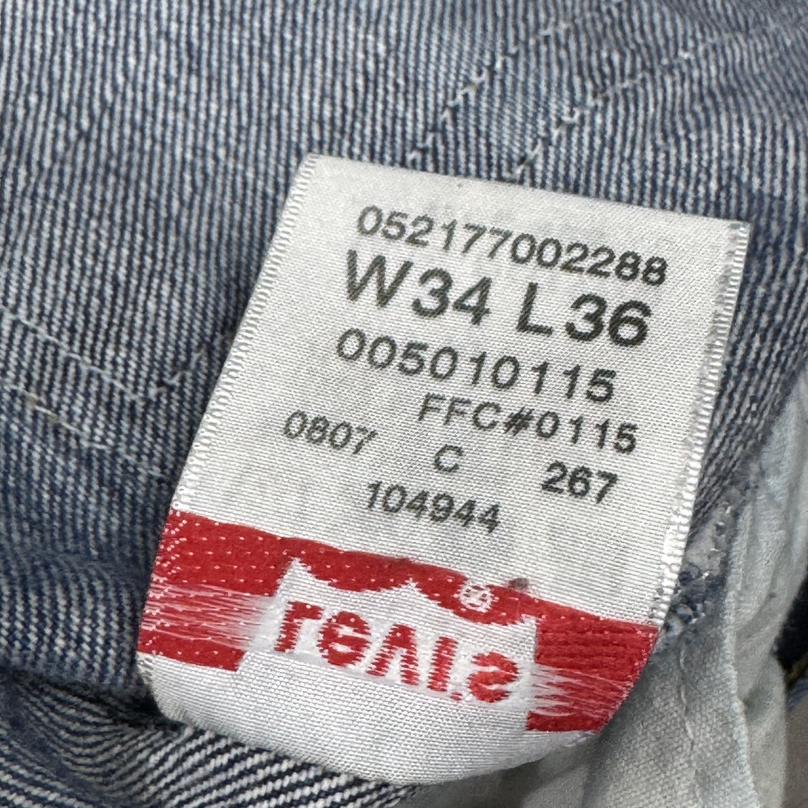 Levis 501 Jeans Mens 32×34 Blue Button Fly Denim Pants Thrashed Faded (Tag34x36)