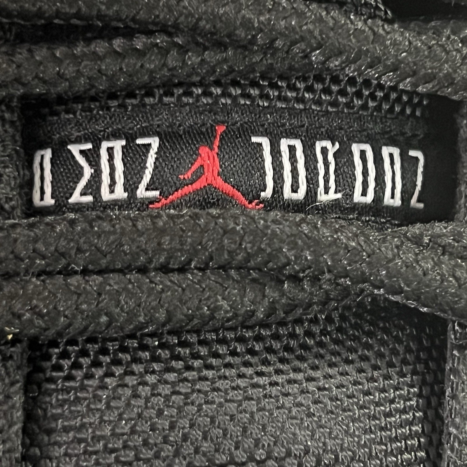 Air Jordan 11 Retro Bred 2012 Playoff Shoes Mens 10 Black Red Sneaker 378037-010
