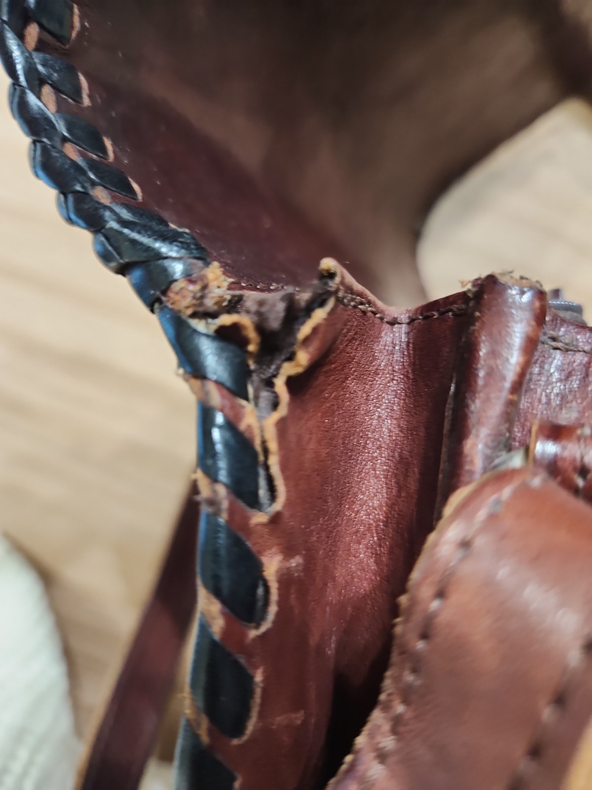 Leaders In Leather Tooled Leather Purse Made In Paraguay Brown Adjustable Strap
