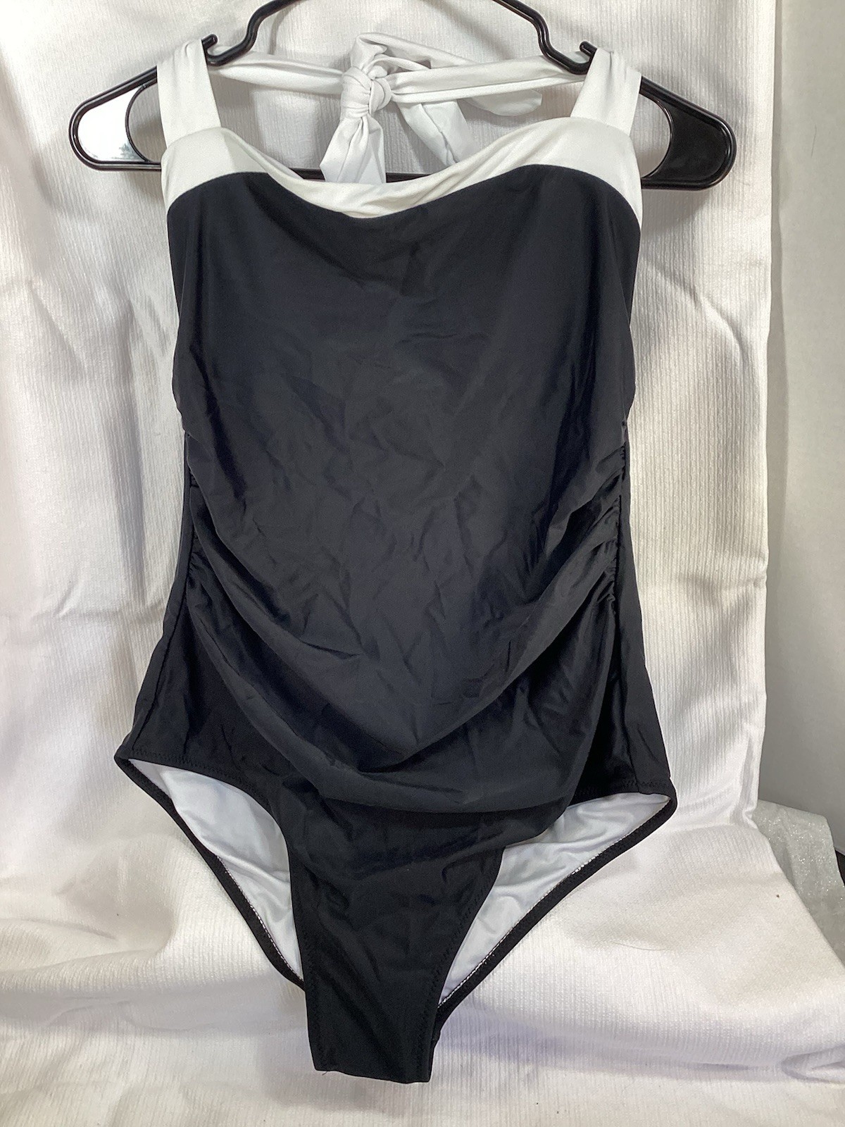 1 Piece Swimsuit XL Padded, Black and White, Cheeky Bottoms, Strapped