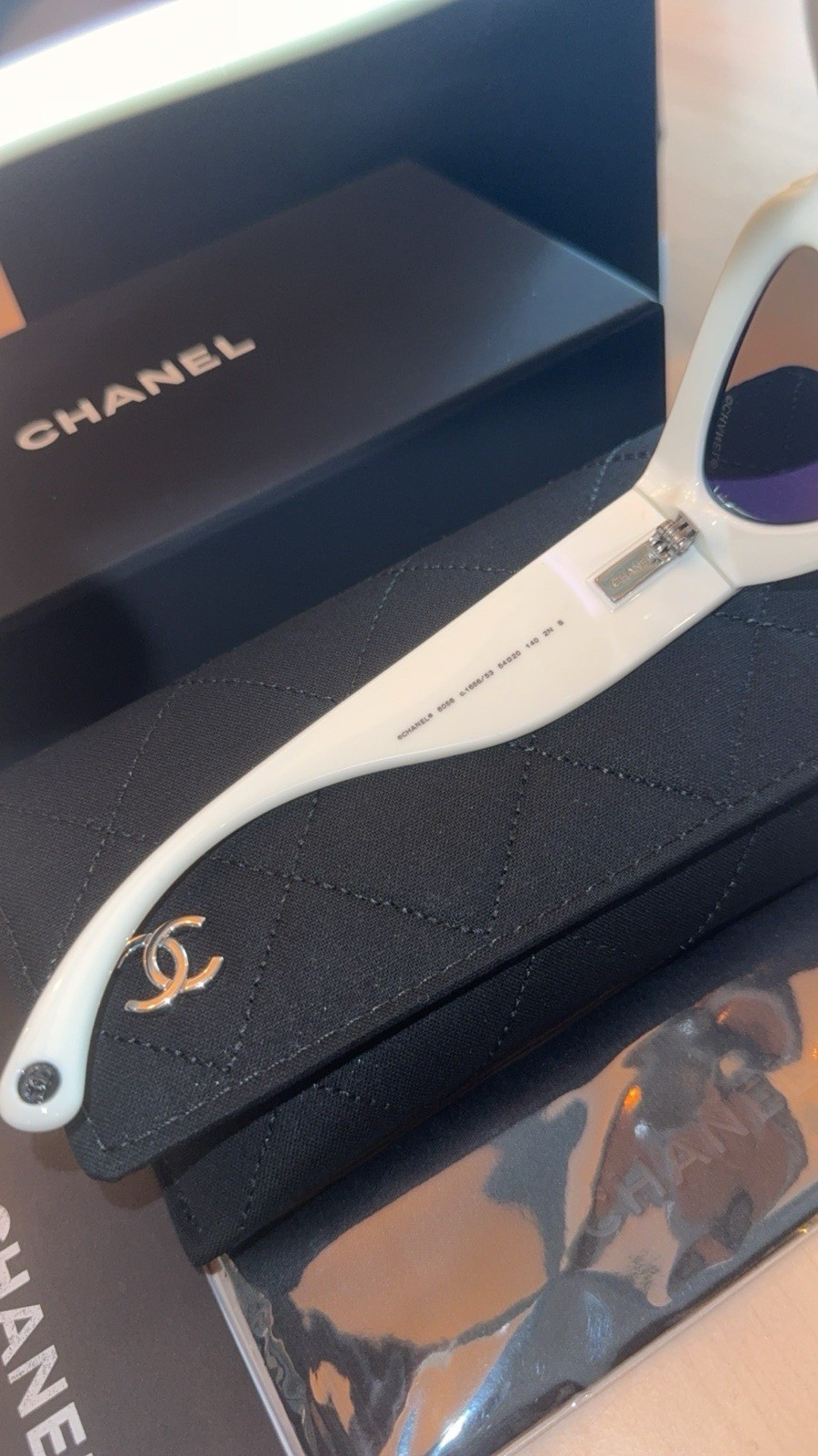 CHANEL Sunglasses Black &White Cat Eye CC Logo Authentic CH 6056 1656/53