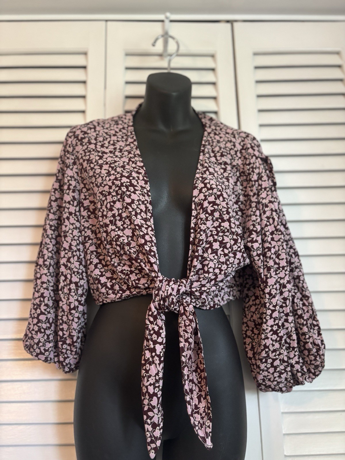 Boho Festival Namaste Burgundy Pink Floral Woven V-Neck Tie-Front Cropped Top M