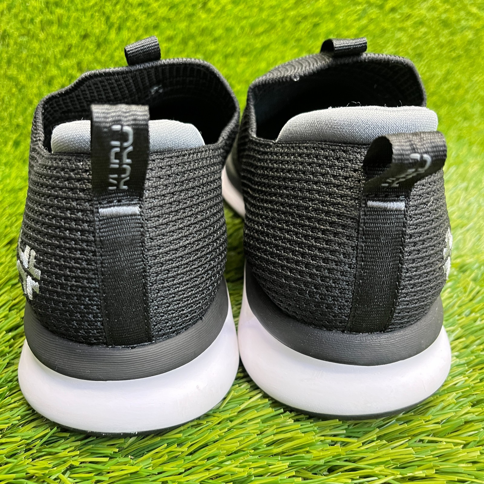 Kuru Atom Slip-On Mens Size 8 Black White Athletic Walking Shoes Sneakers