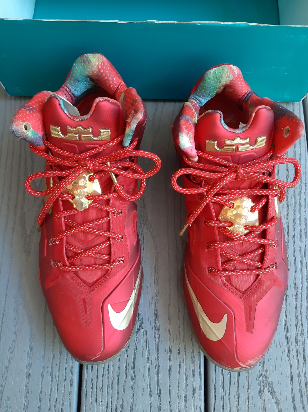 Nike LeBron XI Elite SE Championship University Red Metallic Gold Size 11