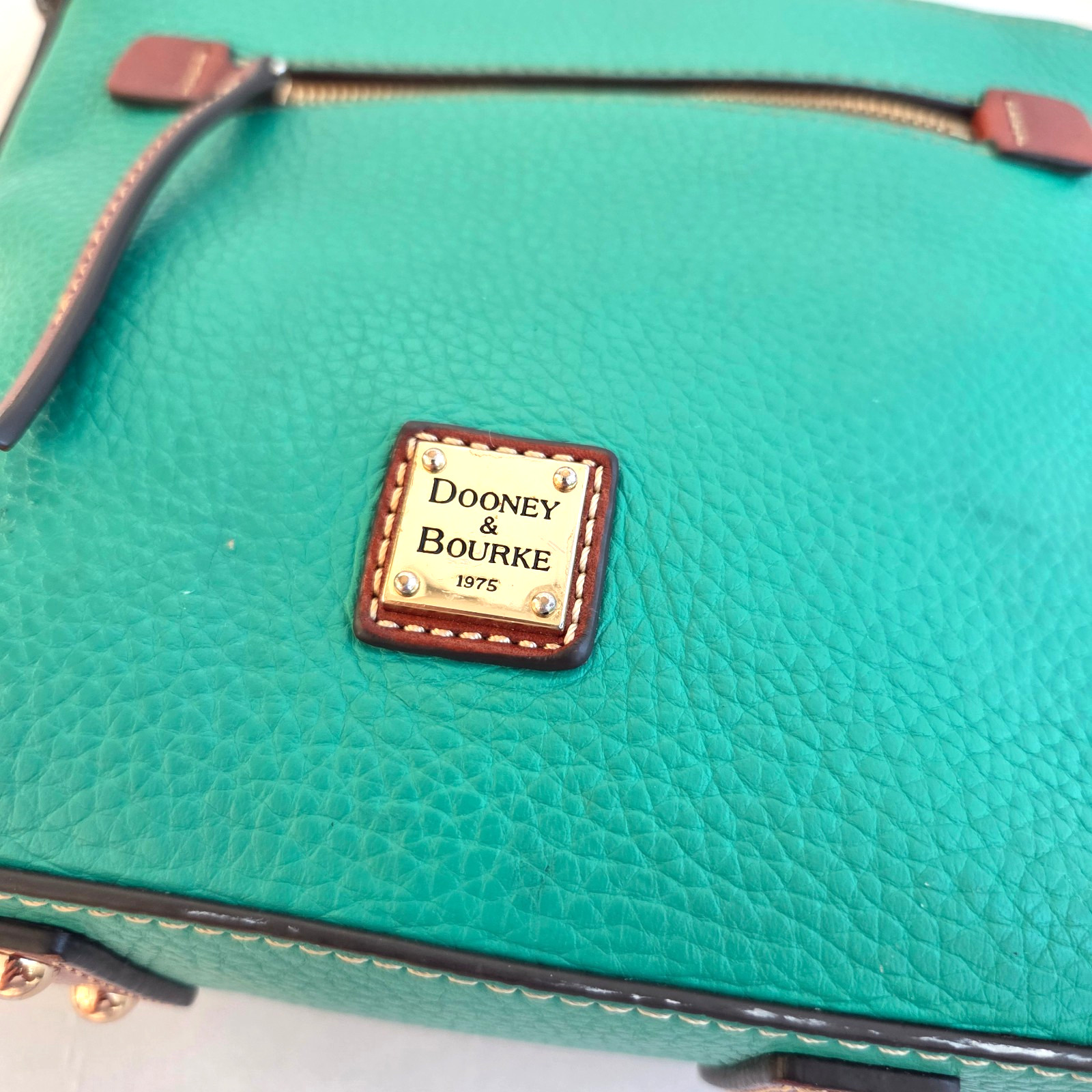 Dooney & Bourke Spearmint Green Pebble Grain Leather Zip Crossbody Purse Bag