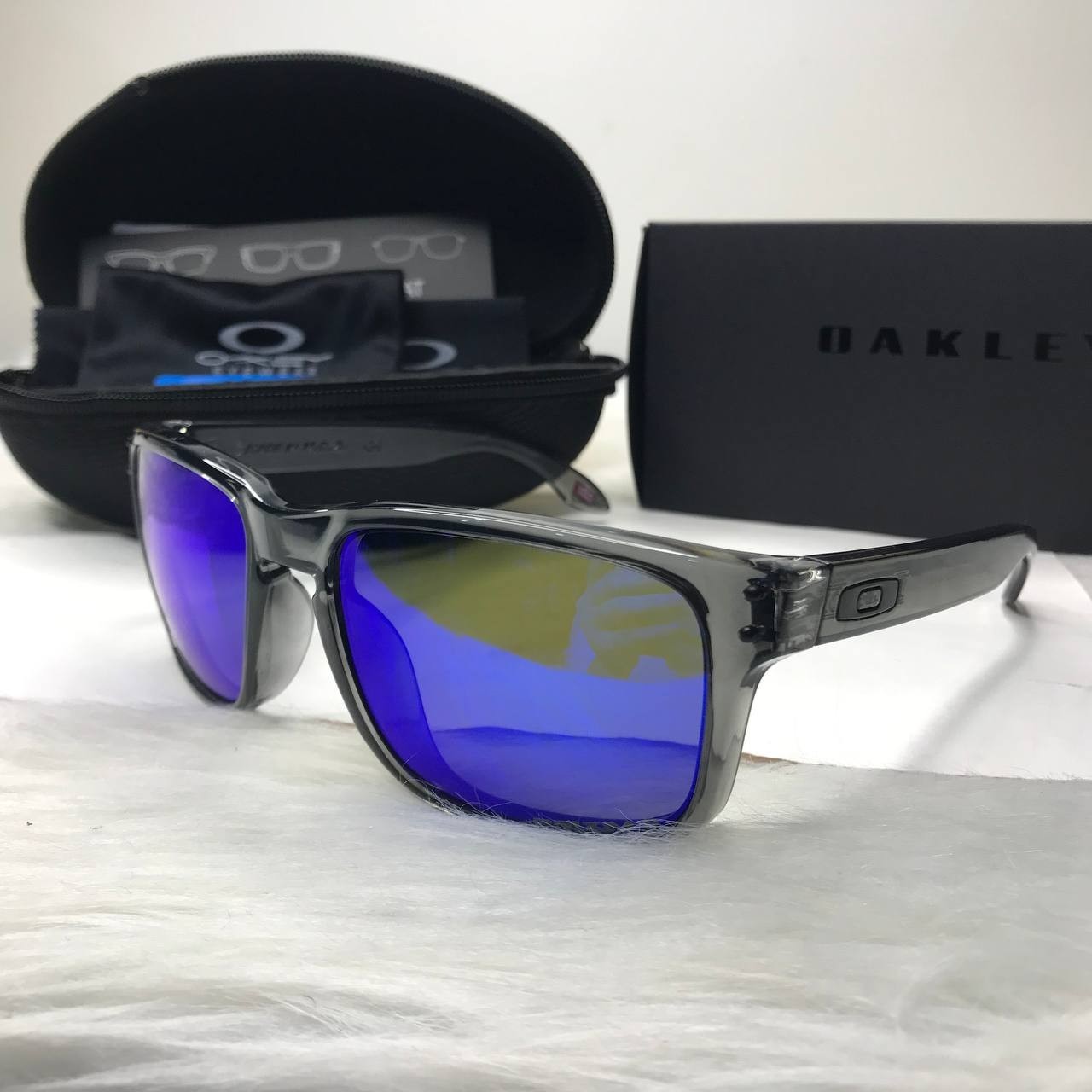 Oakley Holbrook Polarized Sunglasses Smoke Gray Frame Deep Blue Mirror Lens