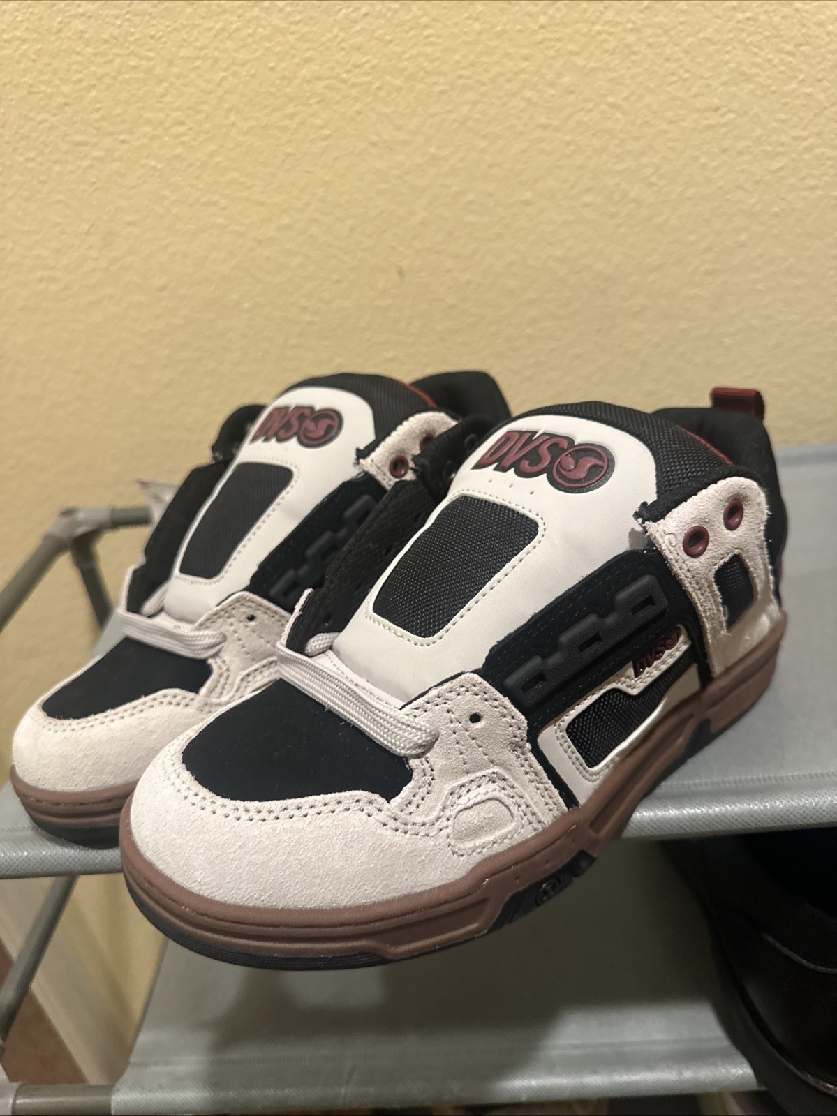 DVS Comanche – White/Black/Red Men’s 7 Brand New