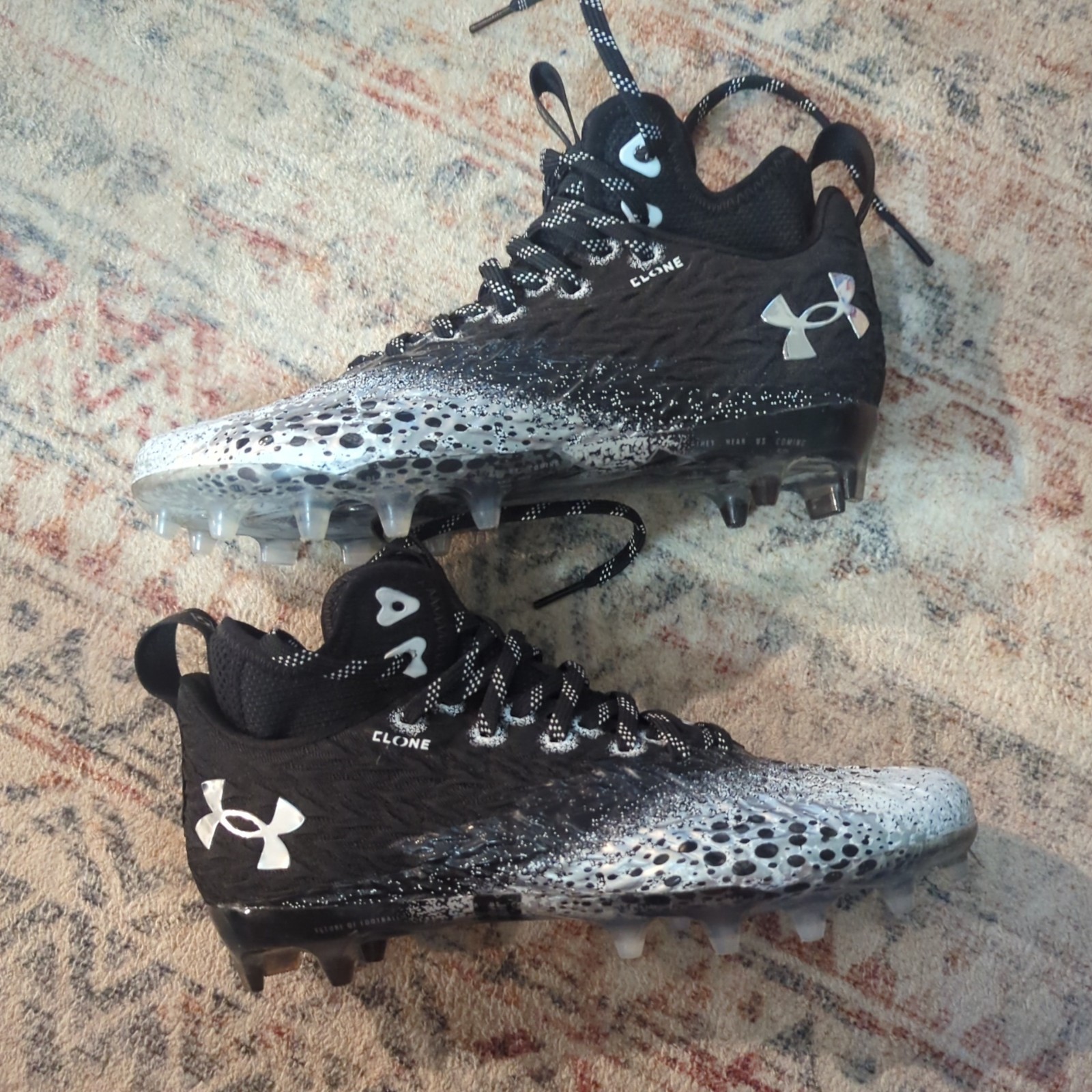 Under Armour Women’s Spotlight Clone Football Cleats Size 7.5