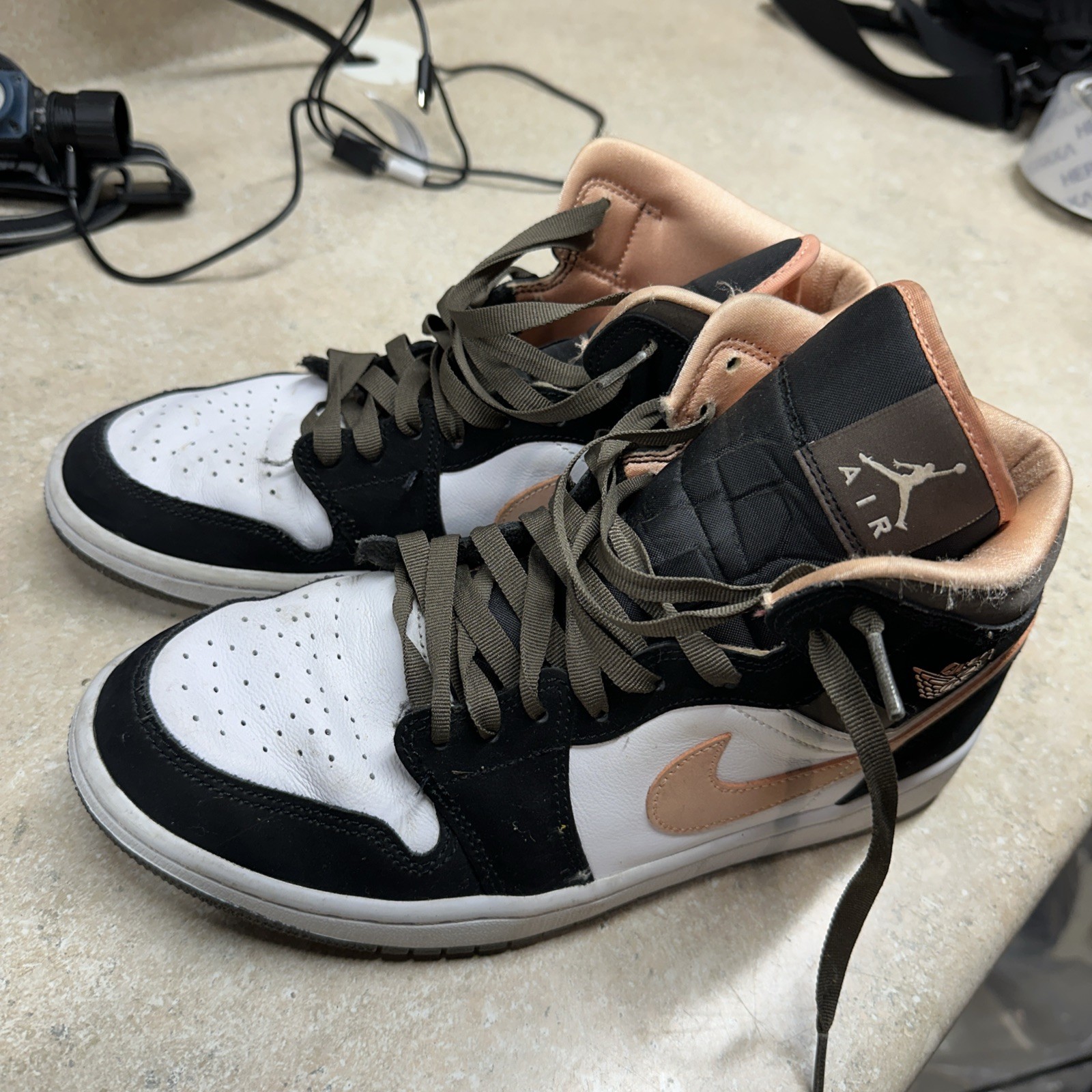 Nike Air Jordan 1 Retro Mid SE “Peach Mocha” DH0210-100 Women’s 10