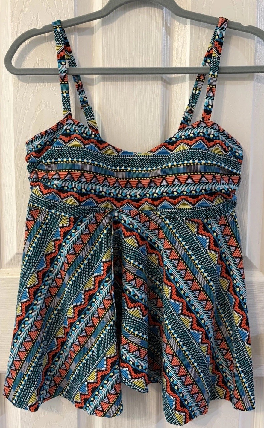 Women’s Multicolor Patterned Flyaway Tankini Top Only, Adjustable Straps, Sz L