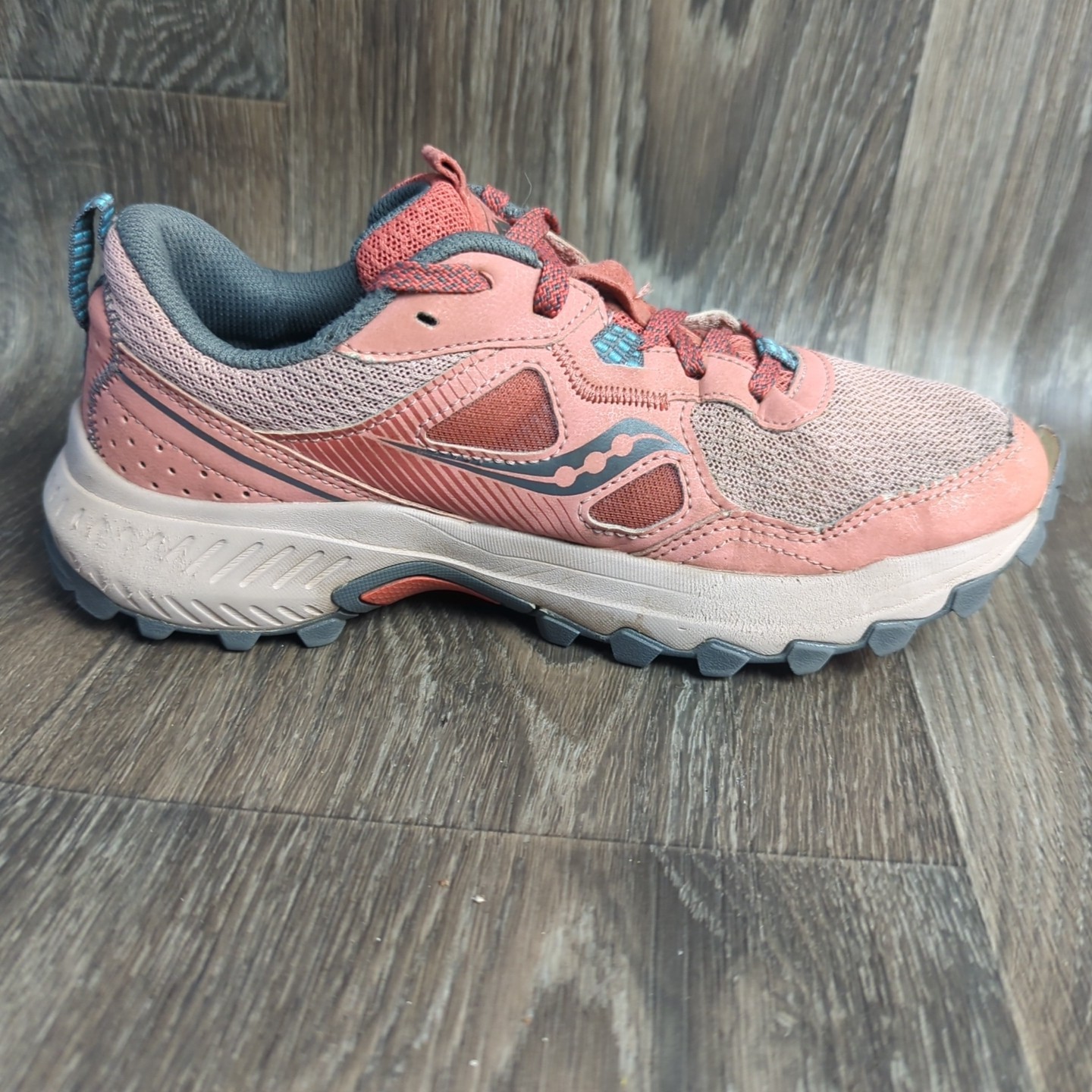 Saucony Excursion TR16 Shell Shadow Pink Athletic Shoes Women’s 6.5 Run Sneakers
