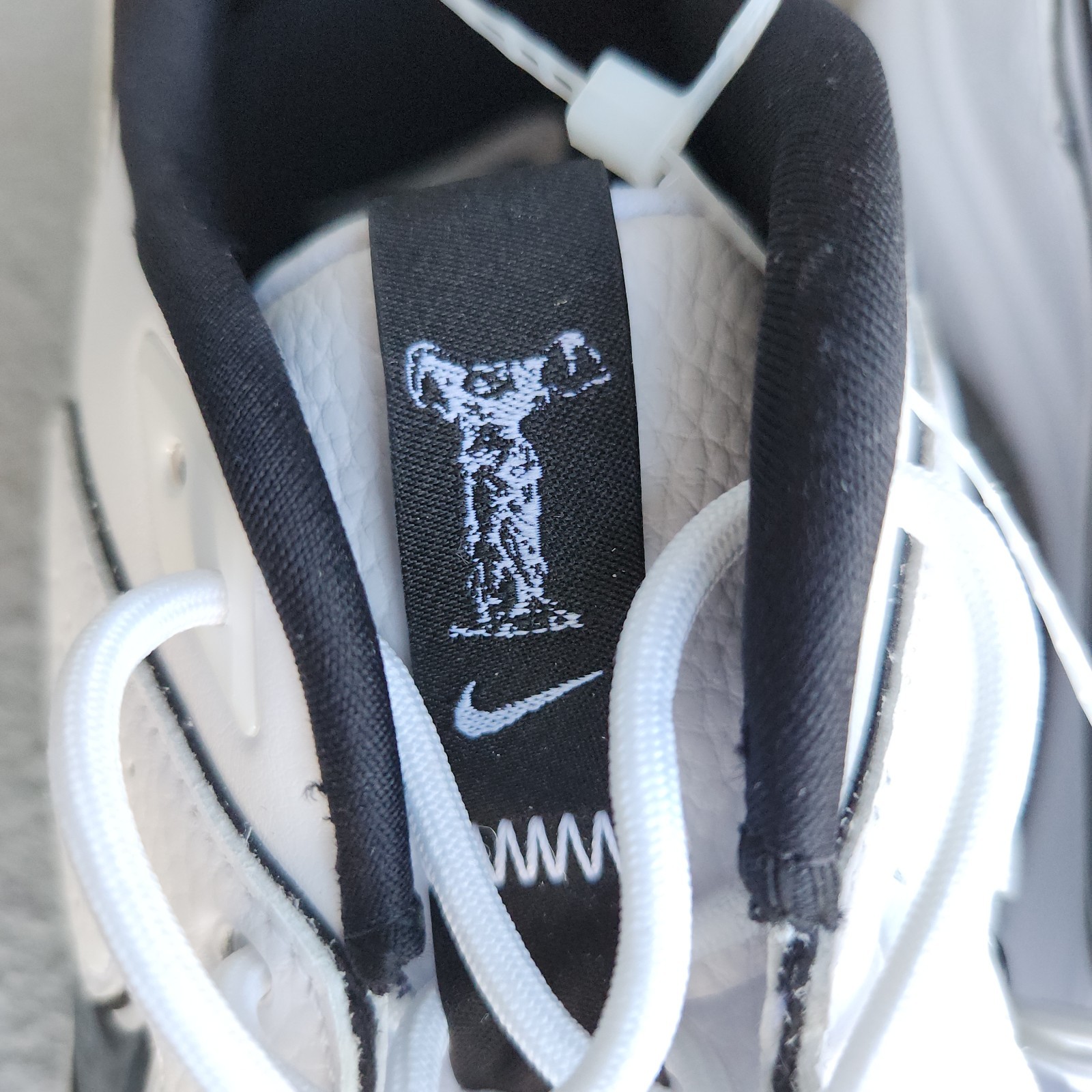 Nike Victory Pro 3 Wide Golf Sneakers White/Black DX9028-101 Size 12.5 US