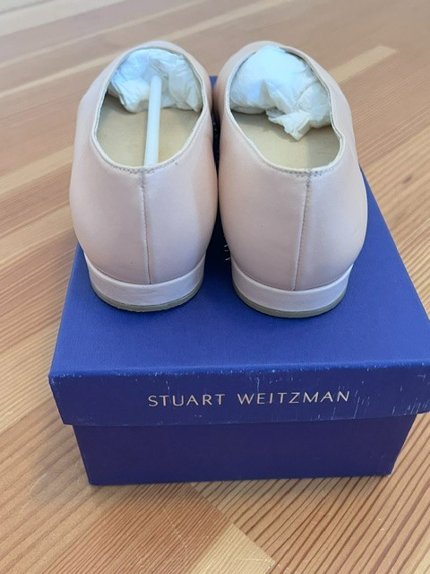 Stuart Weitzman Chicflat – Shell – Size 9!