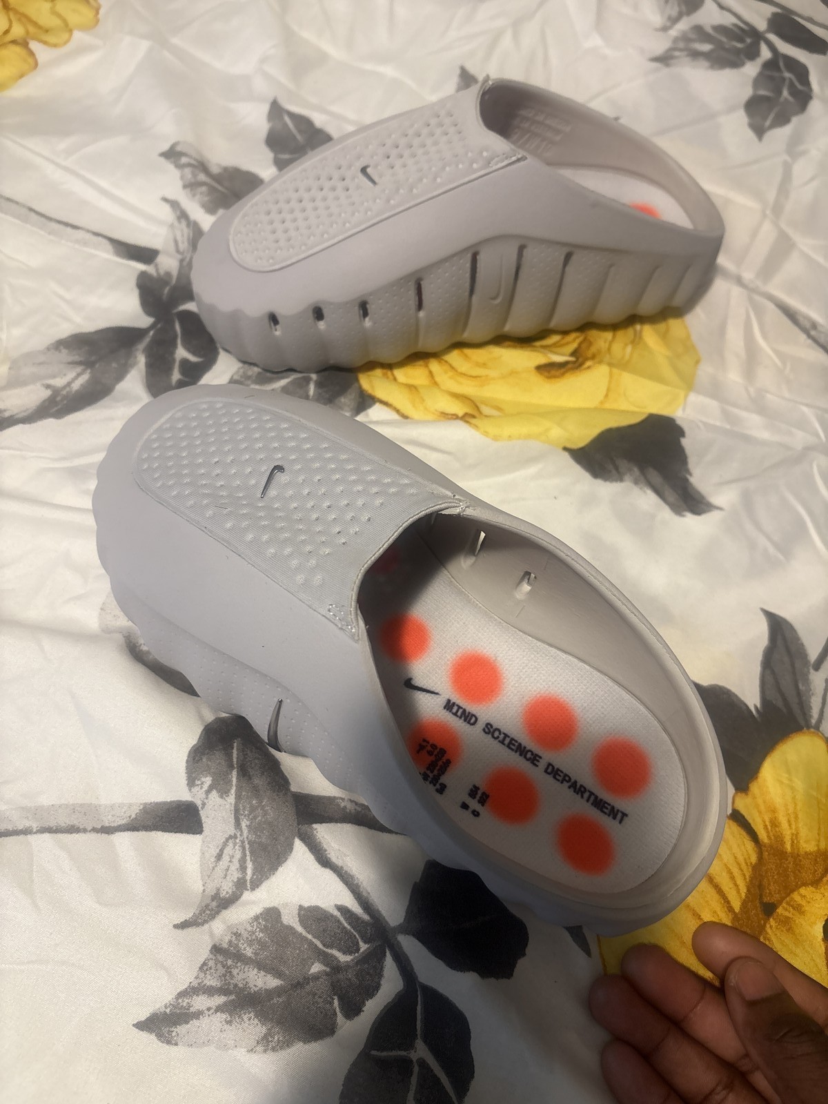 Nike Mind 001 Sail Chrome Hyper Crimson Slip On Women’s Low Top Sneakers
