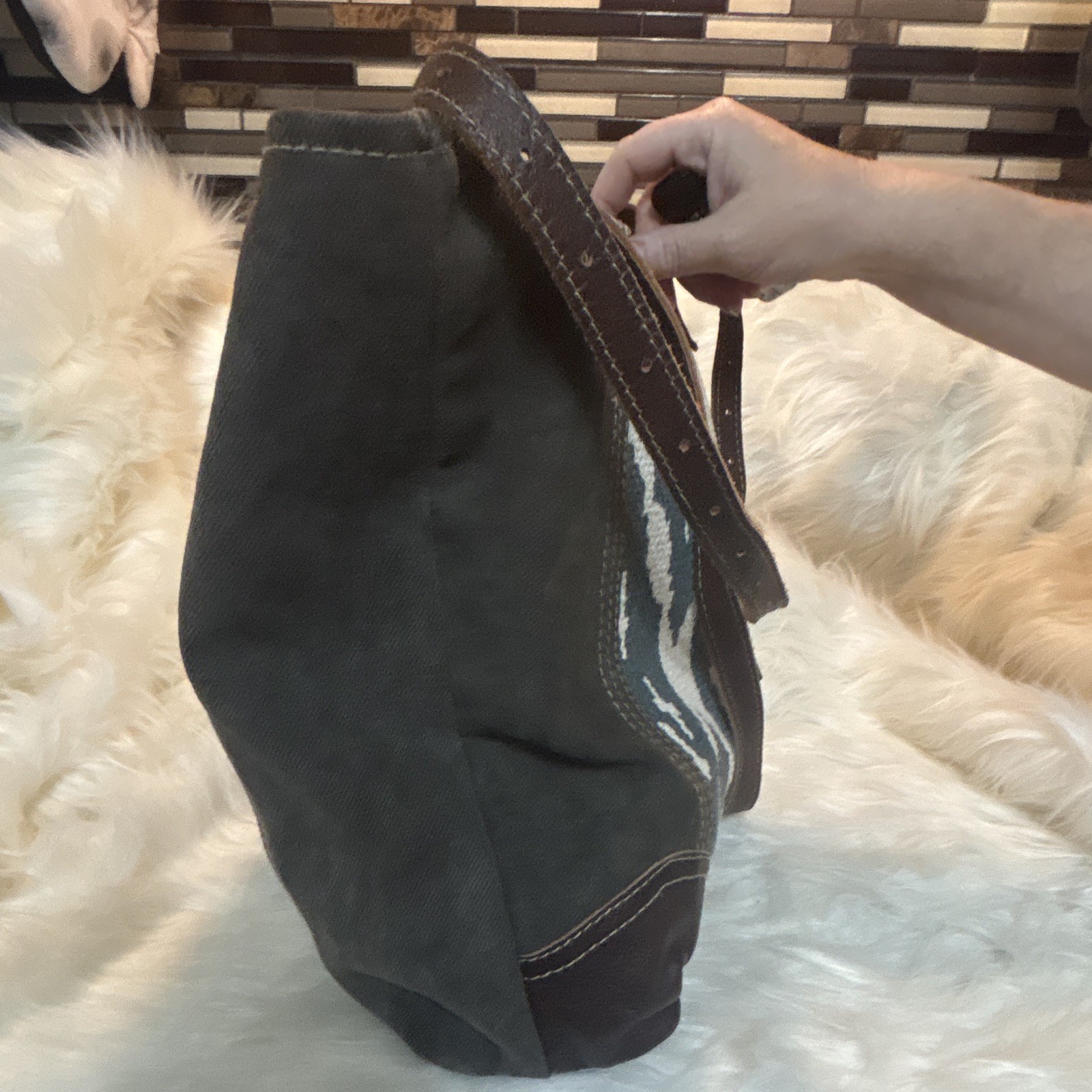 Myra Bag Blue & Brown Geometric Tote Zip Closure Lined Inner Pockets