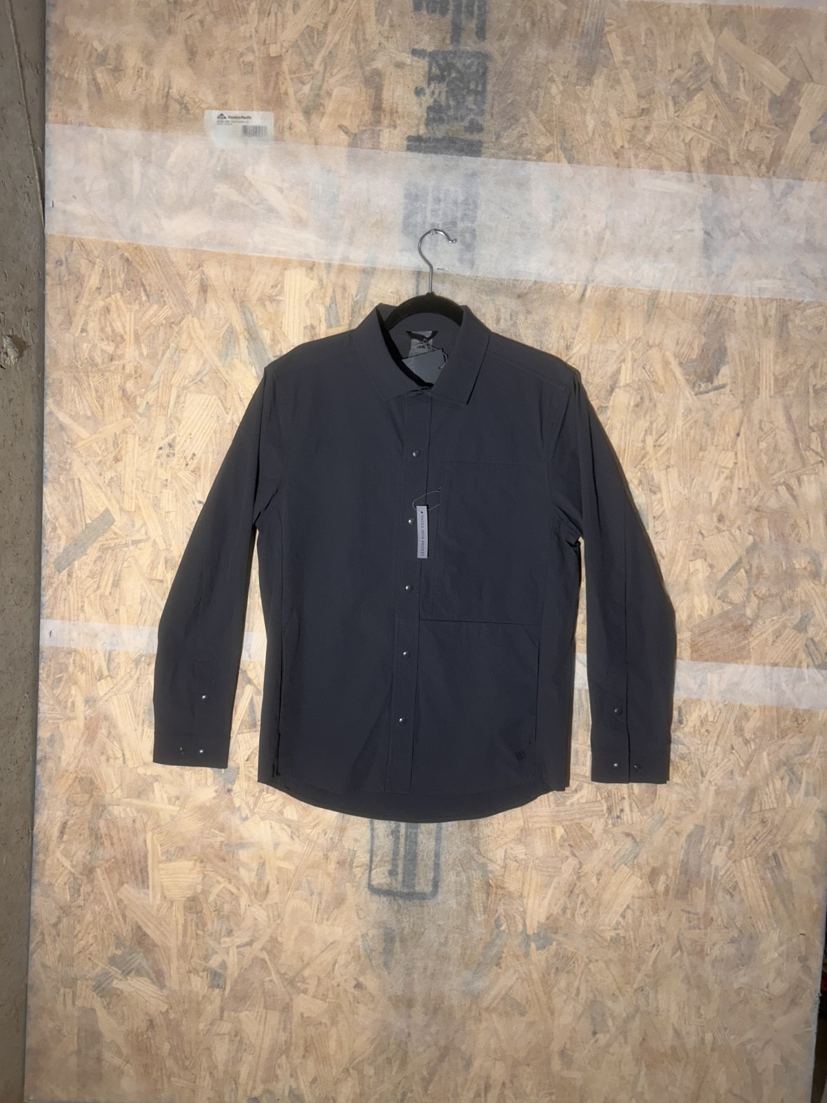 NWT VRST Shirt Mens Small Packable Shirt Jacket Snap Button Gray Zip Pocket
