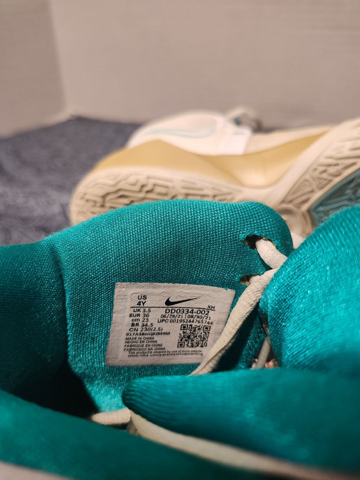 Size 4Y- Nike Sue Bird x Kyrie Infinity Golden Tribute DD0334 002! Nice!