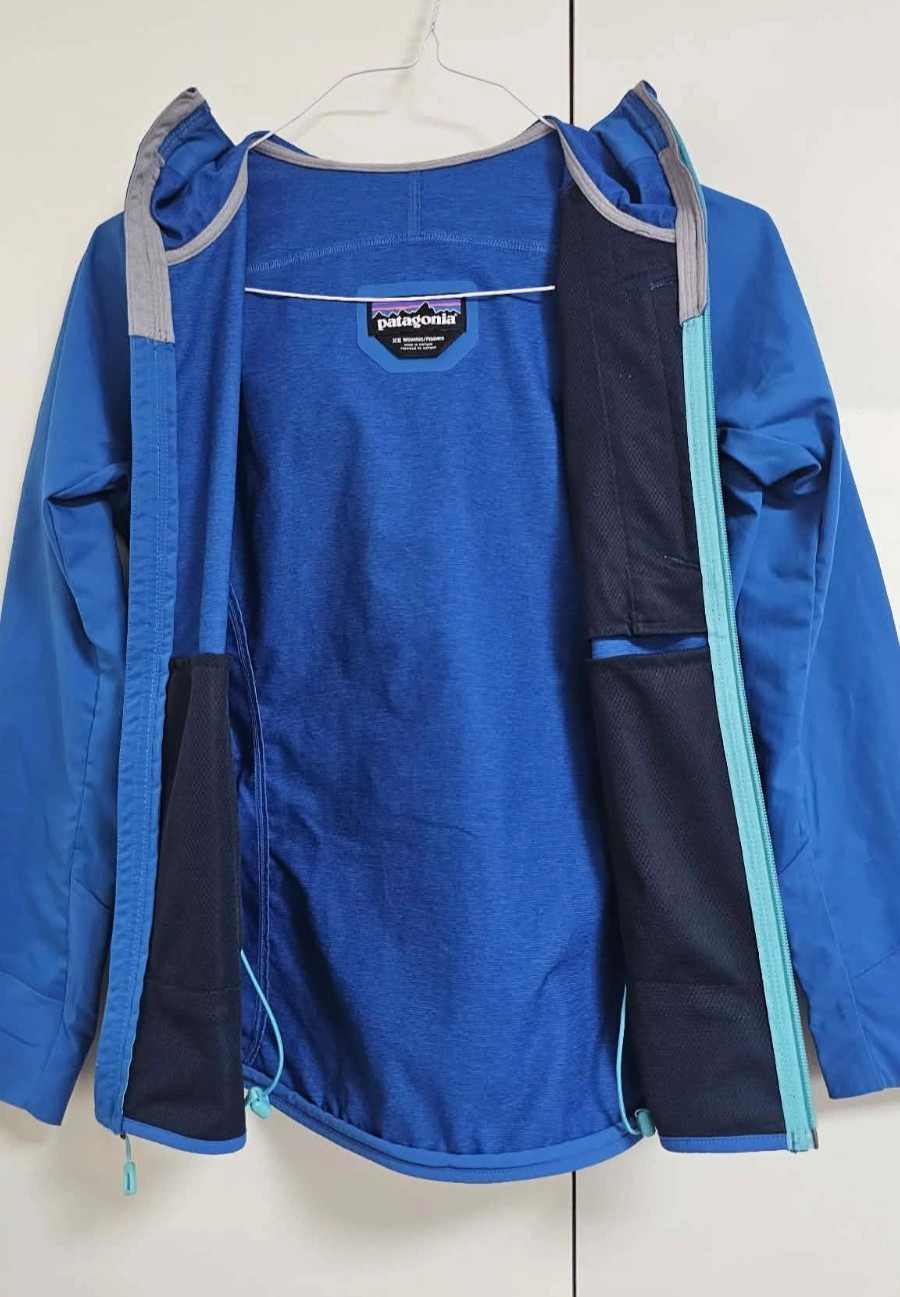 Patagonia Women’s Teal Blue Levitation Hoodie Waterproof Jacket Size XS