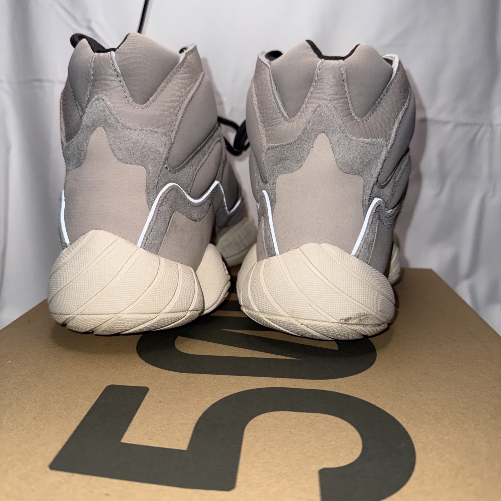 Size 8 – Adidas Yeezy 500 High Mist Stone GV7775 preowned